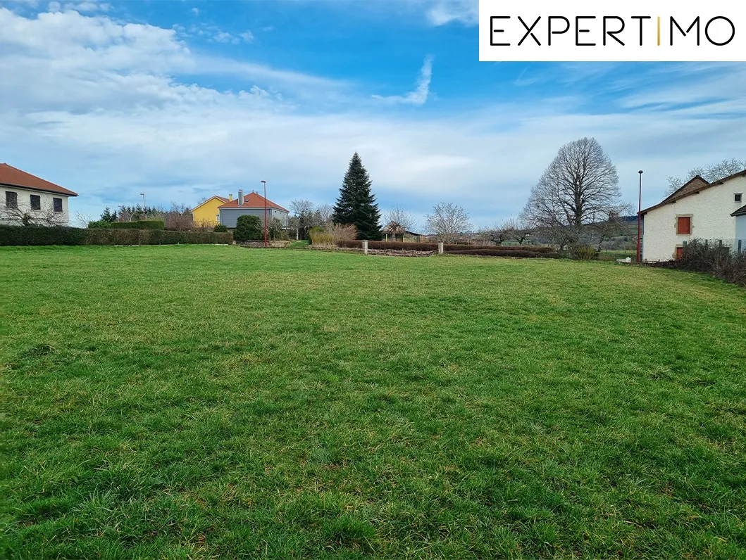 Terrain constructible de 2305 m² à Servant, idéal pour votre projet immobilier 