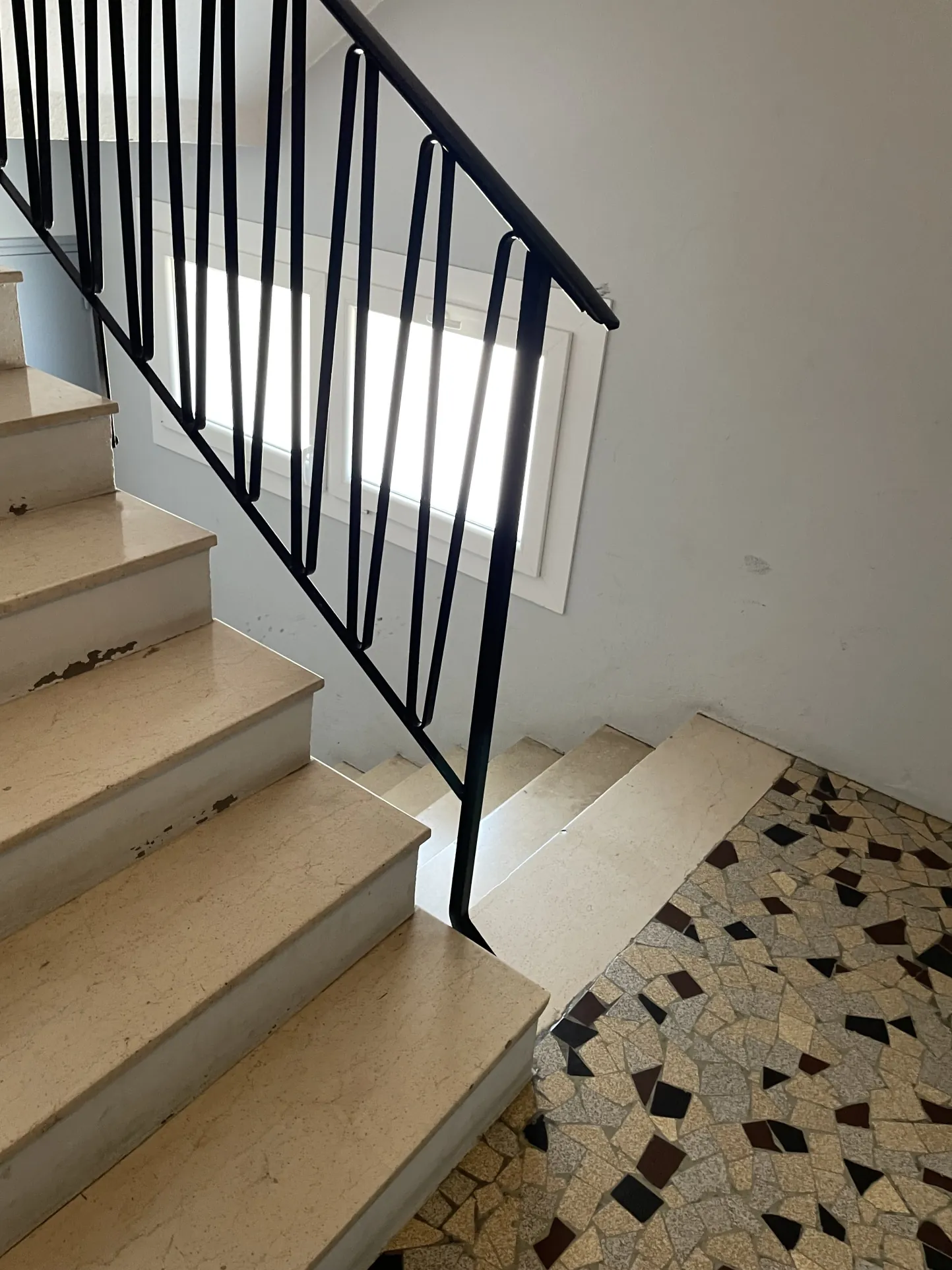 Appartement T4 à Dijon proche Gare et Arquebuse avec deux logements meublés 