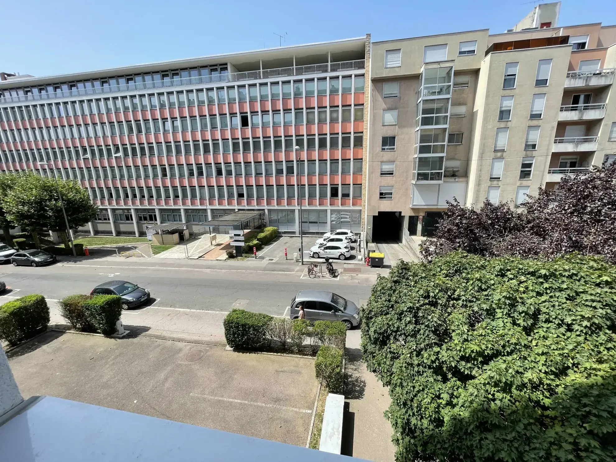 Appartement T4 à Dijon proche Gare et Arquebuse avec deux logements meublés 