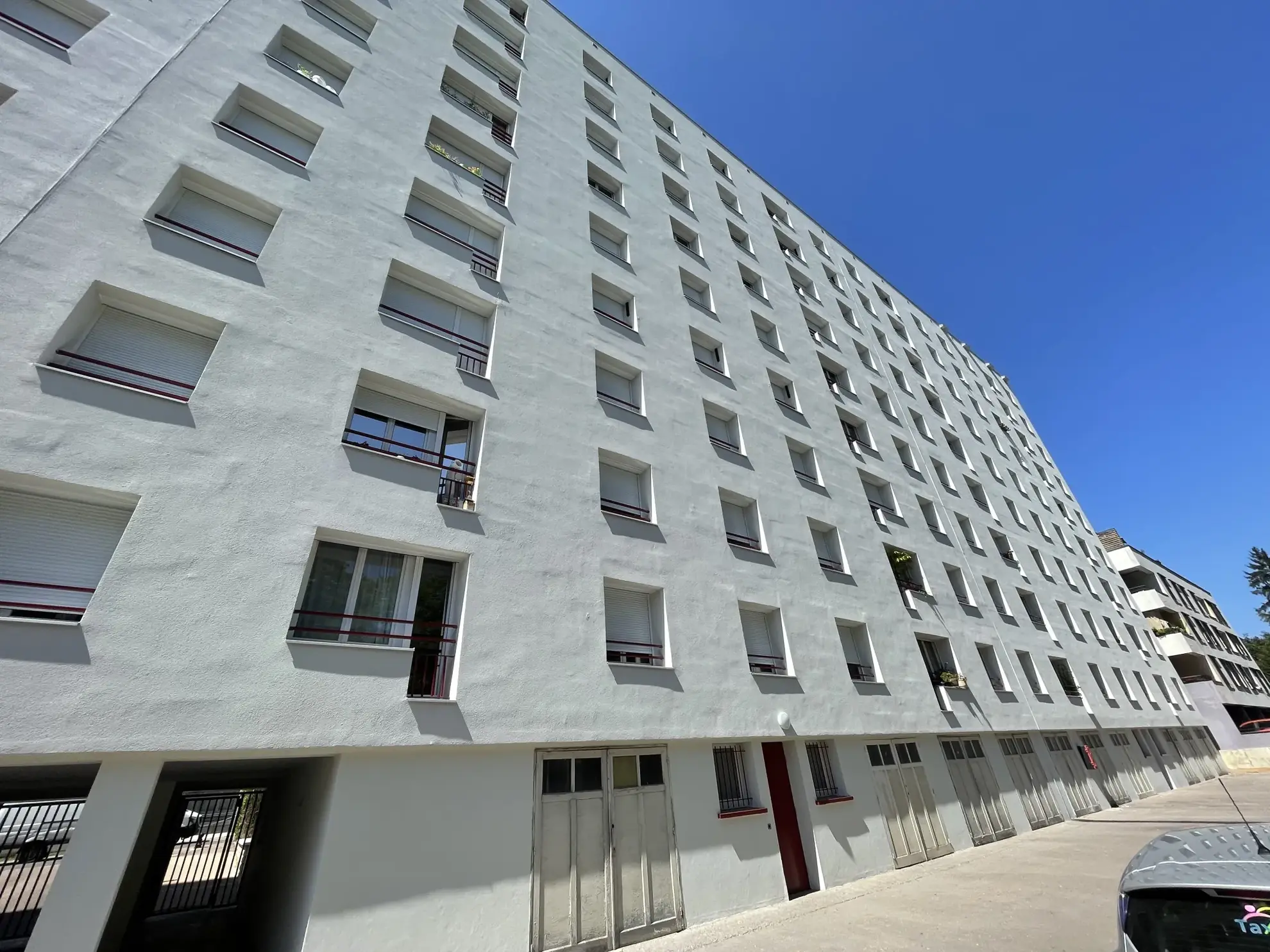 Appartement T4 à Dijon proche Gare et Arquebuse avec deux logements meublés 