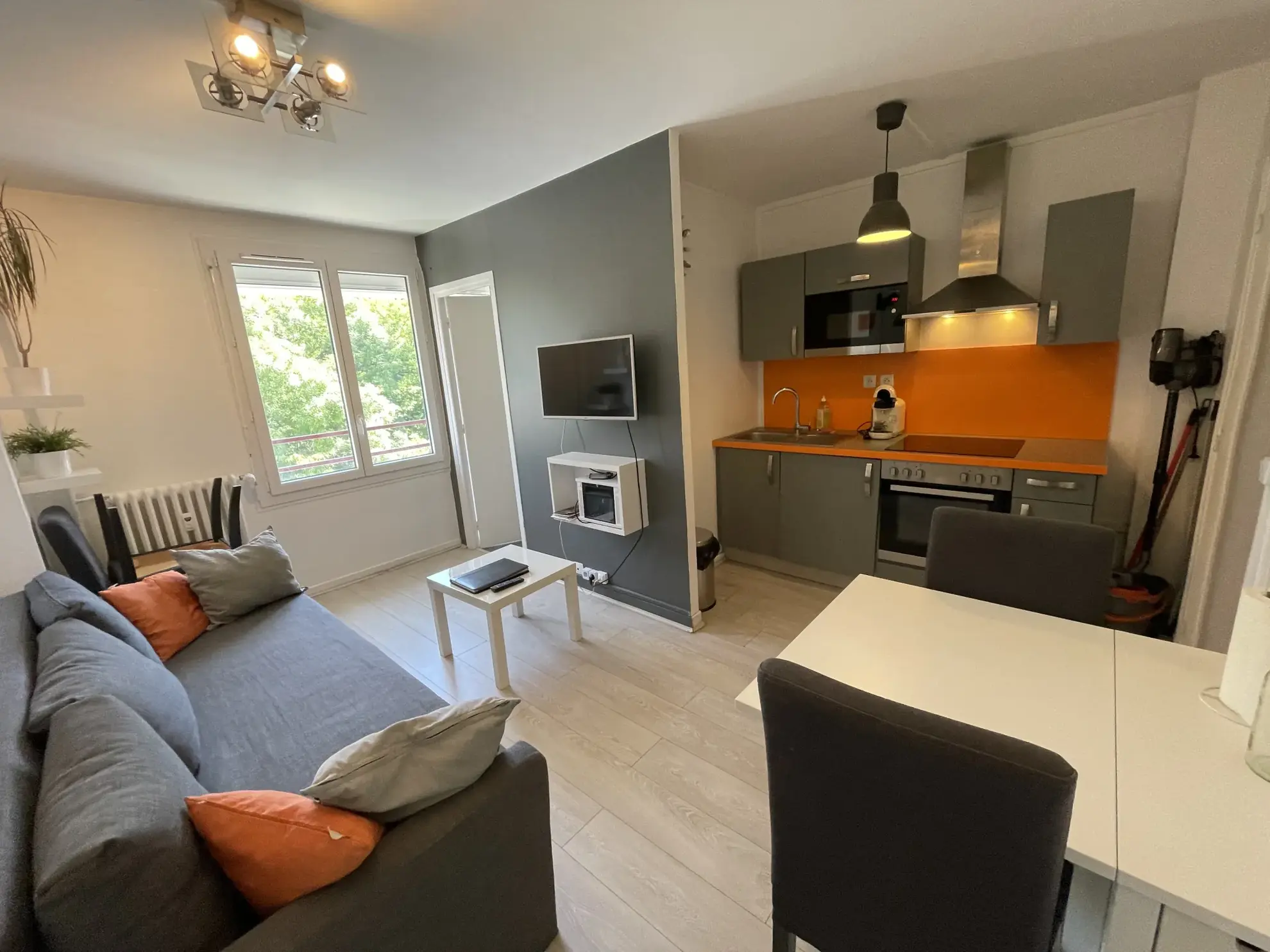 Appartement T4 à Dijon proche Gare et Arquebuse avec deux logements meublés