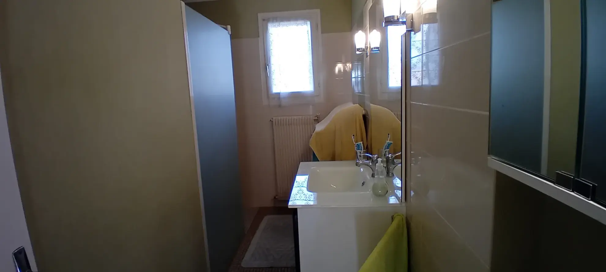 Maison T5 à 20 minutes de Millau avec terrasse et garage à Verrières 