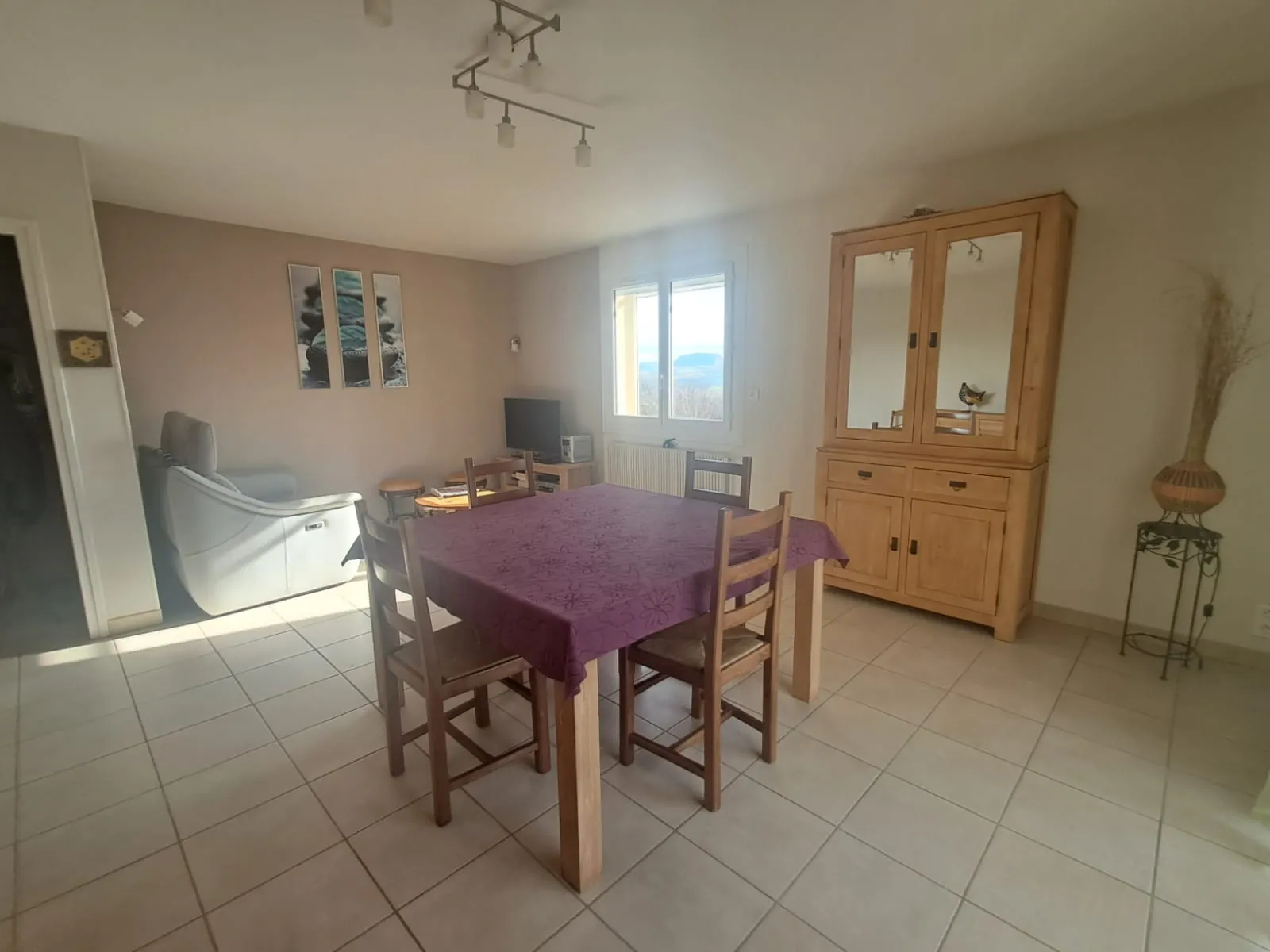 Maison T5 à 20 minutes de Millau avec terrasse et garage à Verrières 