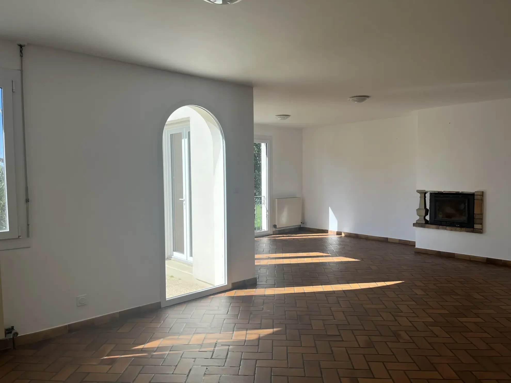 Maison de plain-pied avec 3 chambres et grand terrain à Mortagne-sur-Sèvre 