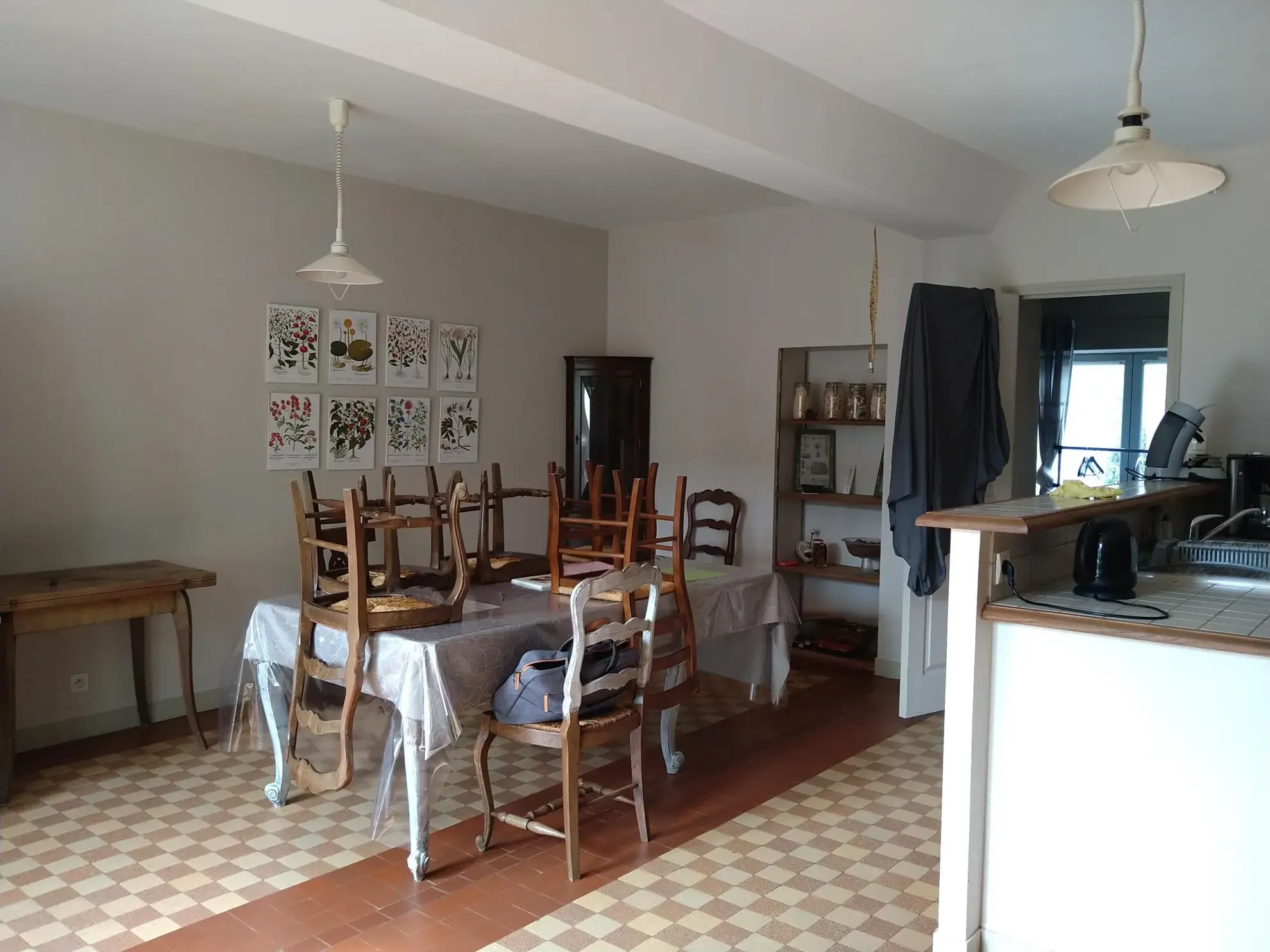 Maison de campagne à Gesvres de 147,63 m² avec dépendances et terrain de 3 318 m² 