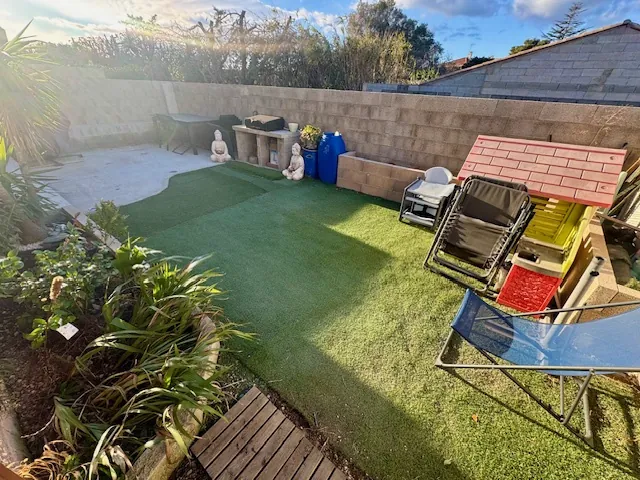 Villa moderne à Vias avec jardin, panneaux solaires et confort optimal 