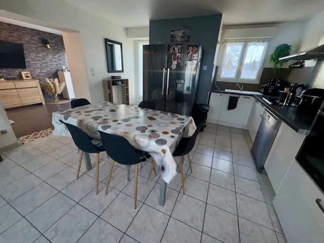 Villa moderne à Vias avec jardin, panneaux solaires et confort optimal 