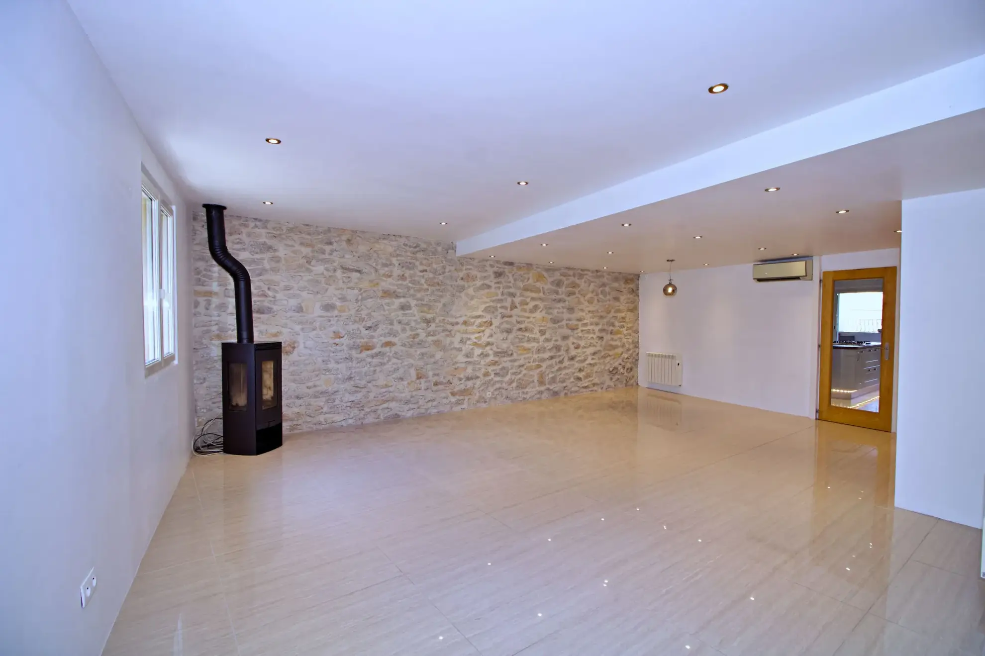Maison de village avec appartement indépendant et terrasse à Saint-Marcel-sur-Aude 