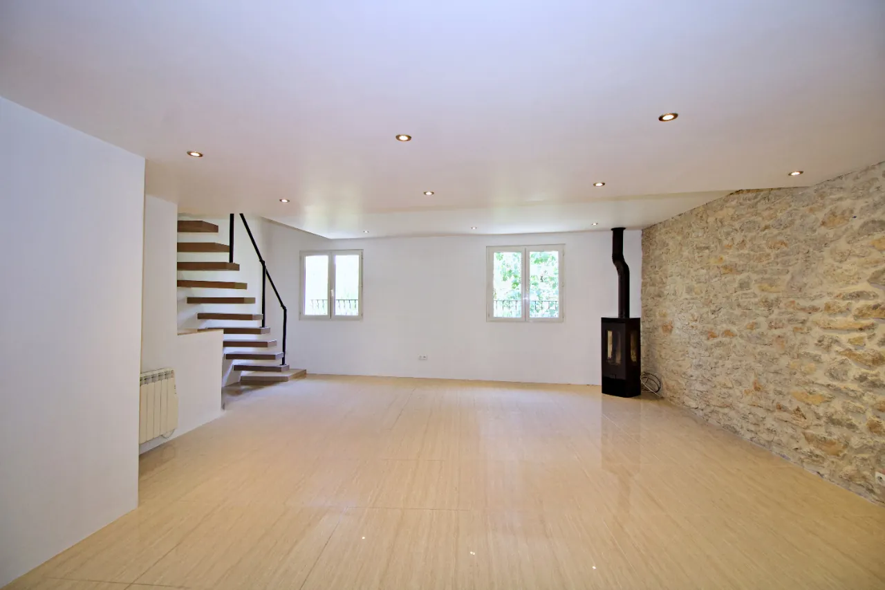 Maison de village avec appartement indépendant et terrasse à Saint-Marcel-sur-Aude 