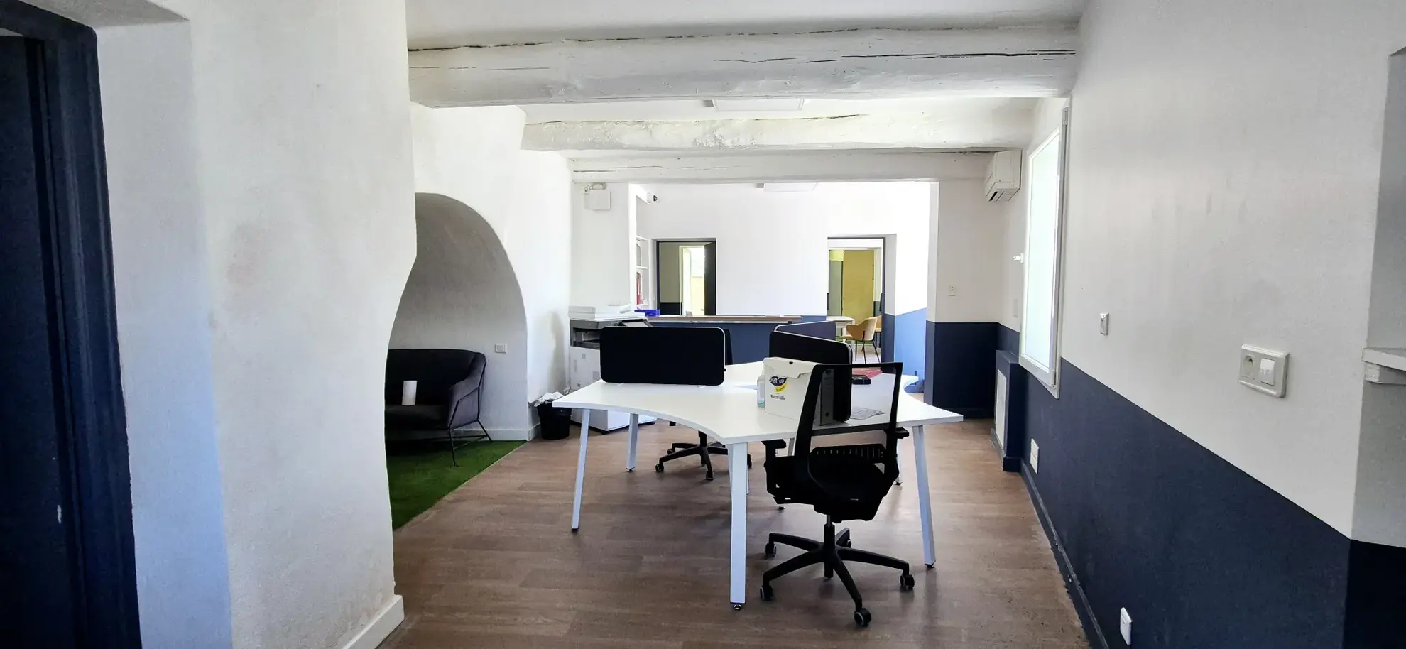 Local commercial de 80 m² à Saint-Mathieu-de-Tréviers, idéal transformation en habitation 