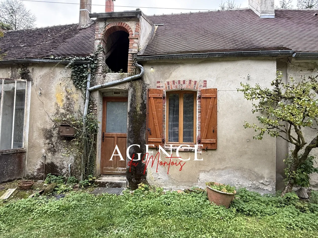 Maison à restaurer avec grand jardin à Donnemarie-Dontilly