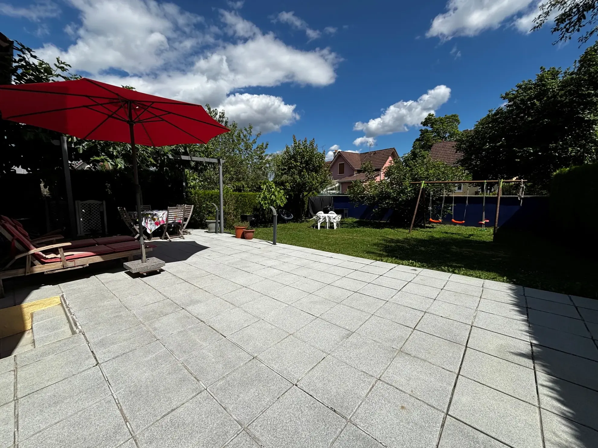 Maison rénovée de 179 m² à Belfort avec jardin et 3 chambres 