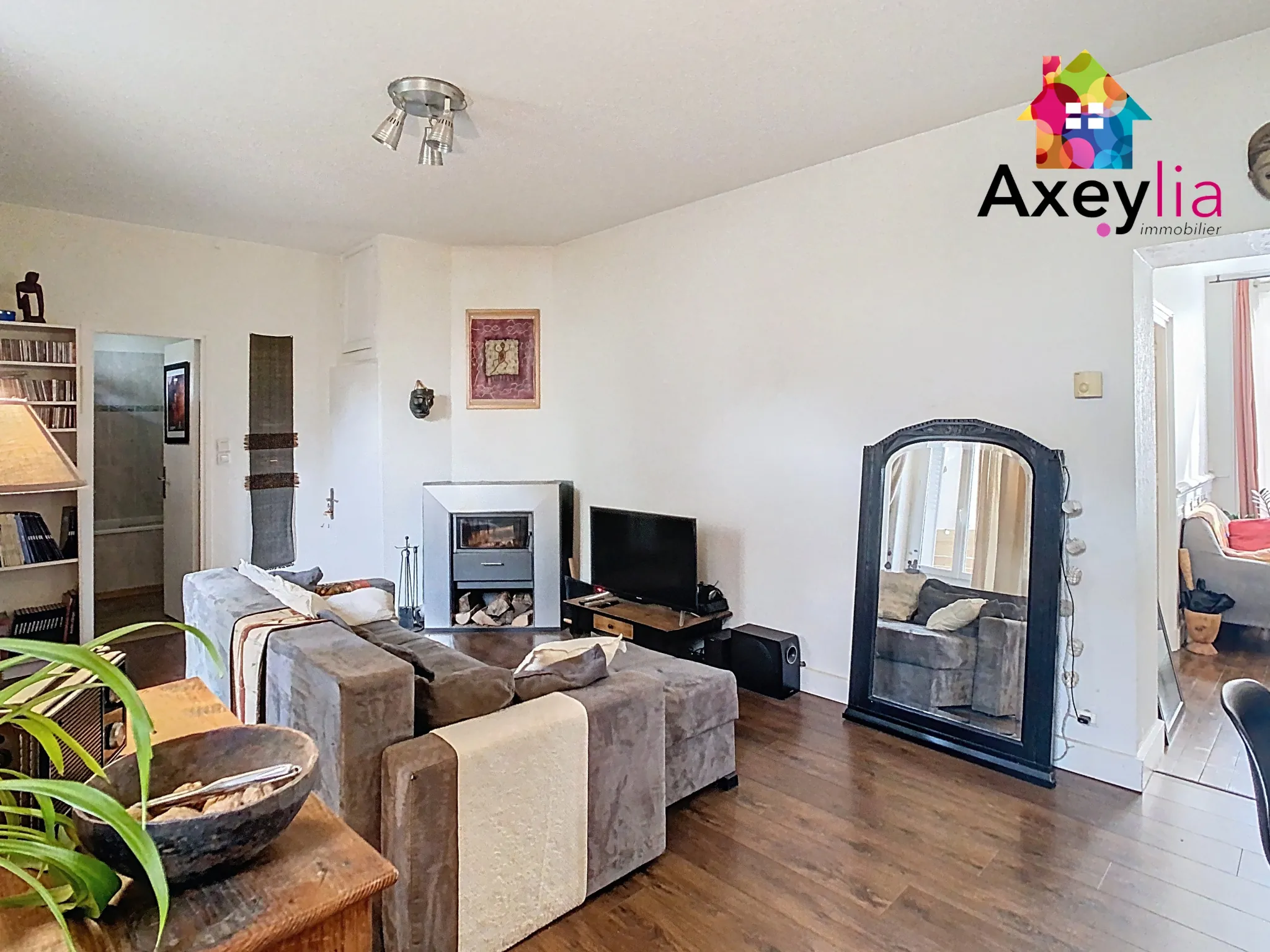 Appartement T4 rénové en rez-de-jardin à Roanne près de la gare 