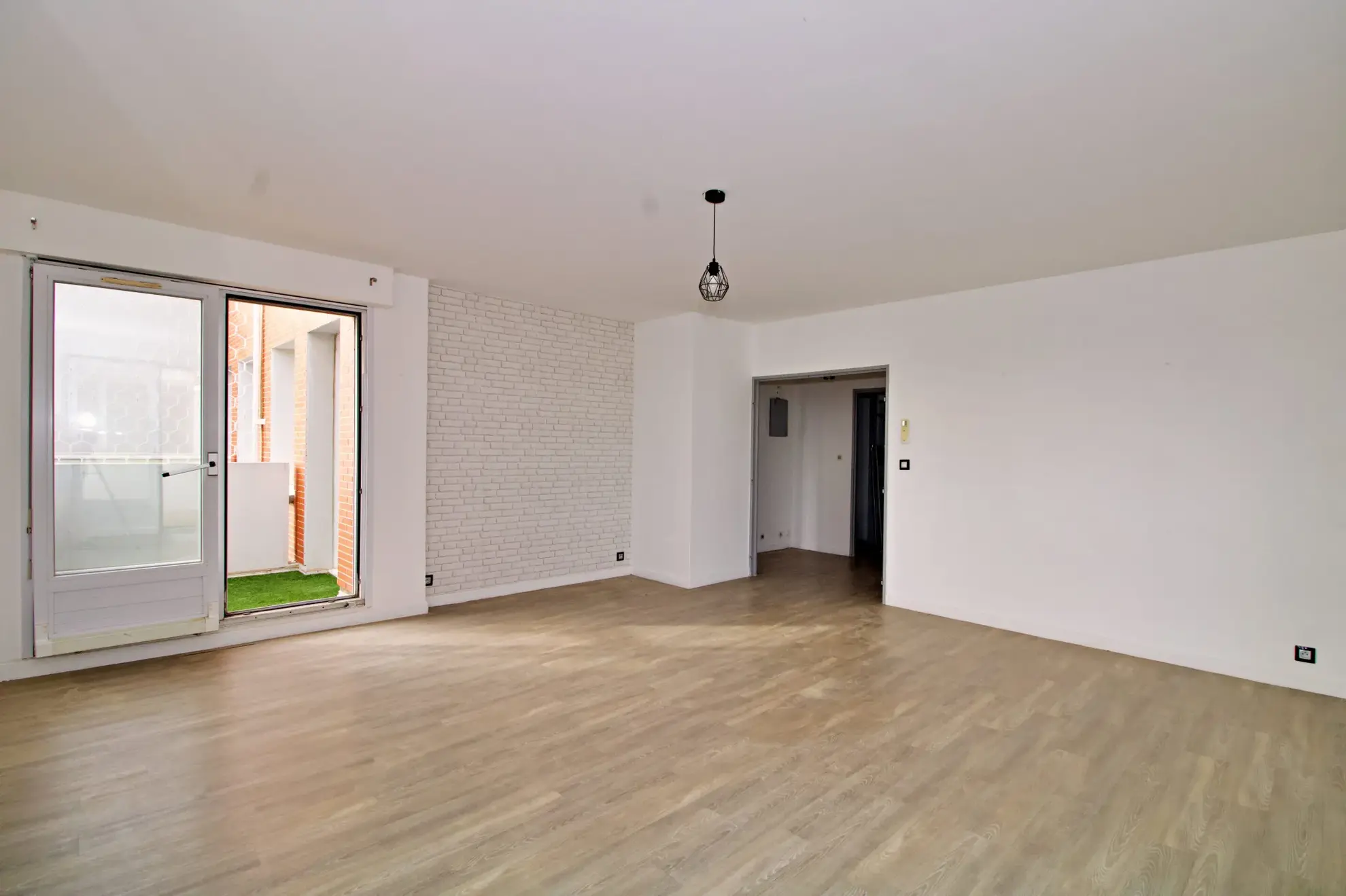 Appartement 5 pièces de 99 m2 à Narbonne avec vue dégagée et stationnement 