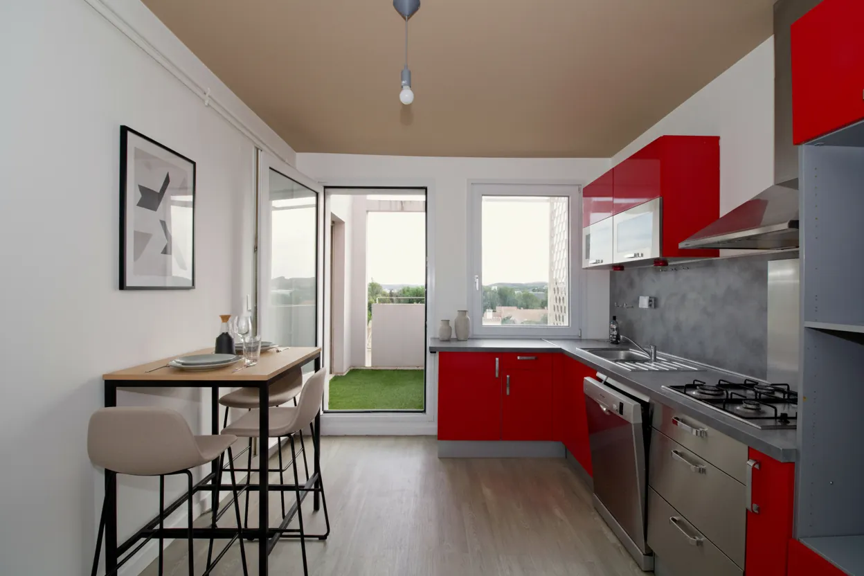 Appartement 5 pièces de 99 m2 à Narbonne avec vue dégagée et stationnement 