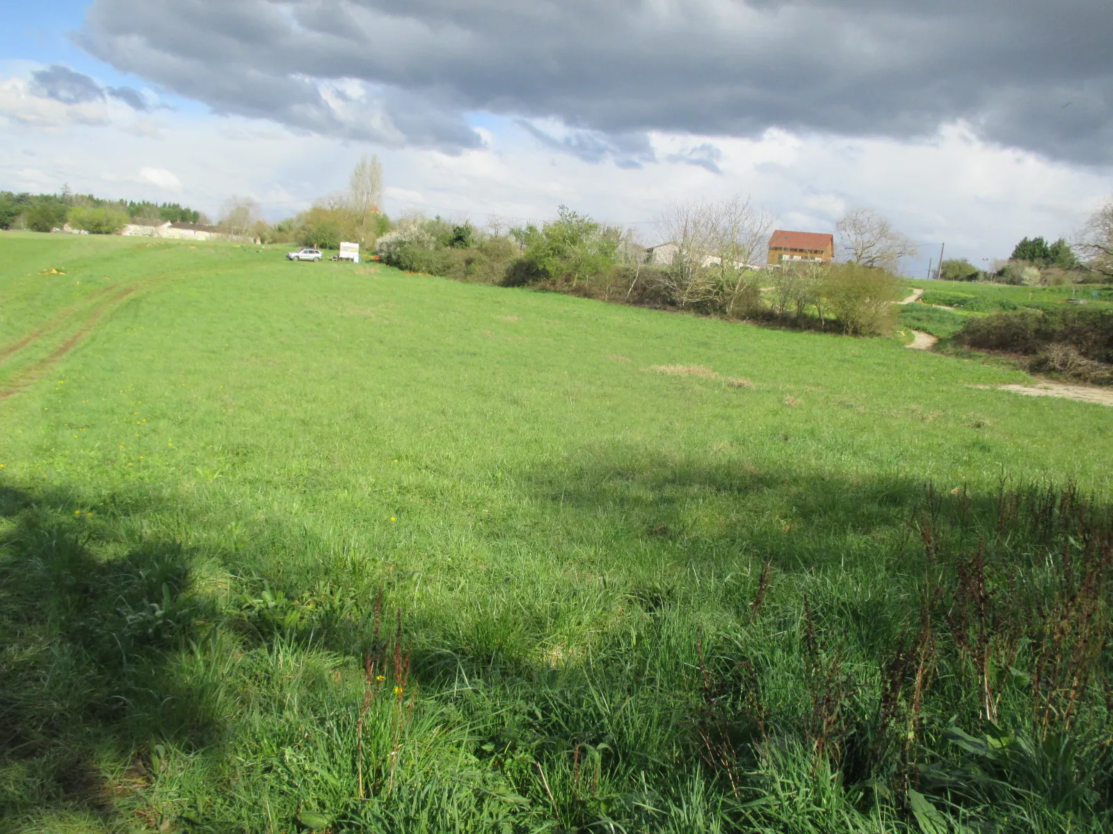 Terrain à bâtir à Belves (24) avec vue dégagée et proximité des sites touristiques