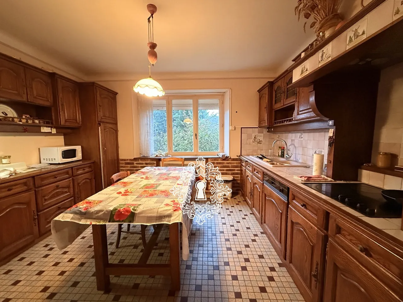 Maison indépendante à Donnemarie-Dontilly – 5 chambres, terrain de 1150 m², à rénover, faible performance énergétique 