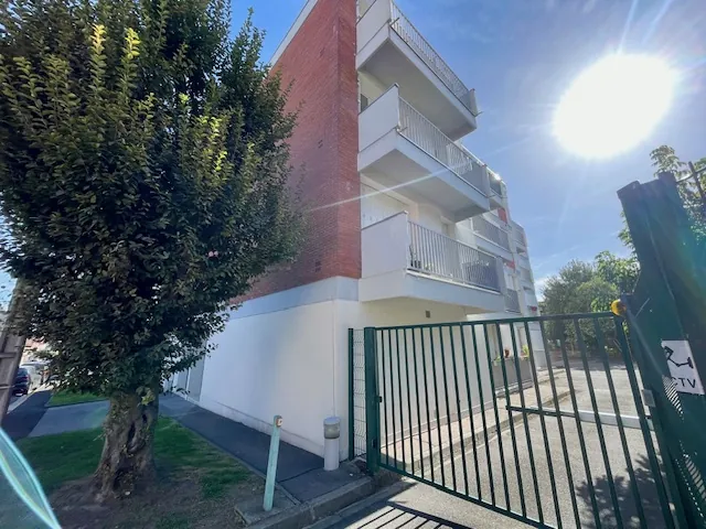 Appartement T2 lumineux de 44 m² à Toulouse Rangueil avec balcon et parking sécurisé 