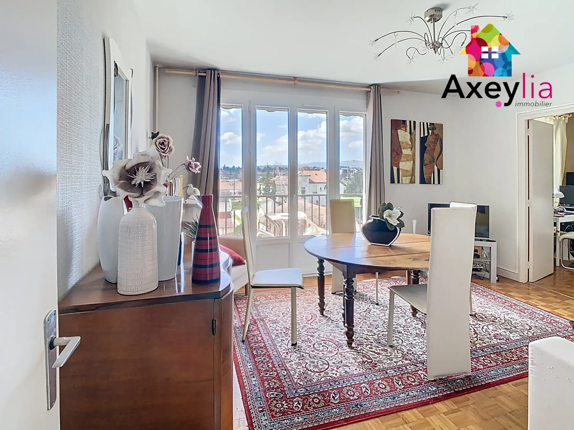 Appartement T3 avec balcon à Roanne proche piscine - Résidence avec parc 