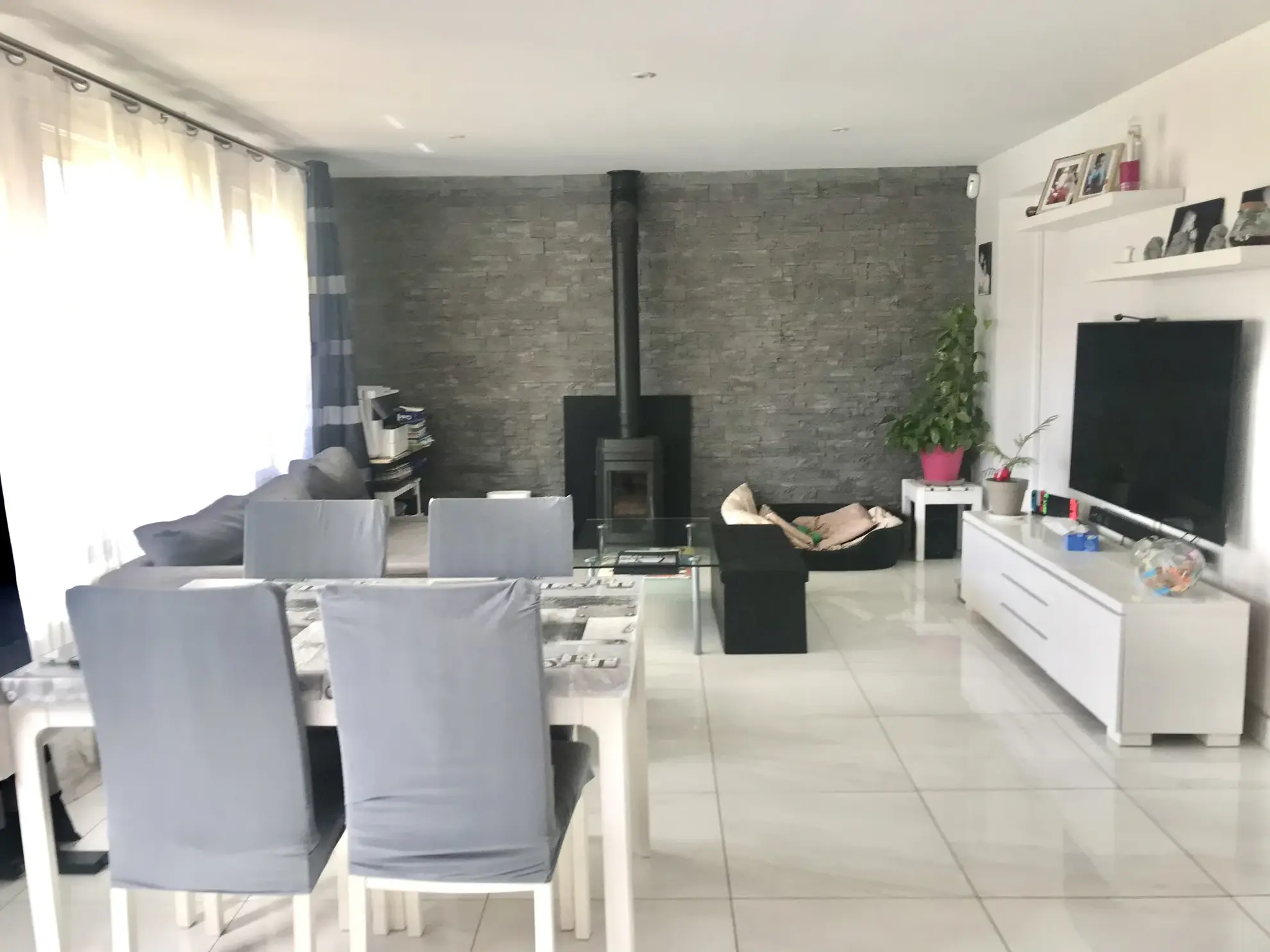 Maison de plain-pied avec sous-sol, dépendances et piscine à Soisy-sur-Ecole