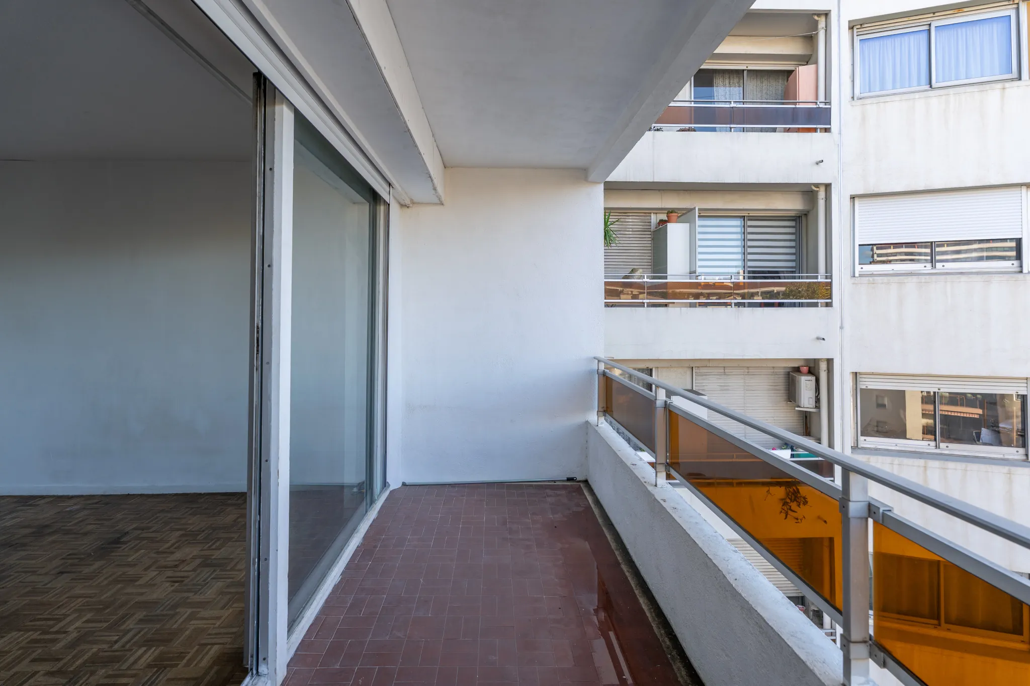 Studio lumineux de 21,95 m² à Marseille avec balcon et potentiel d'investissement 
