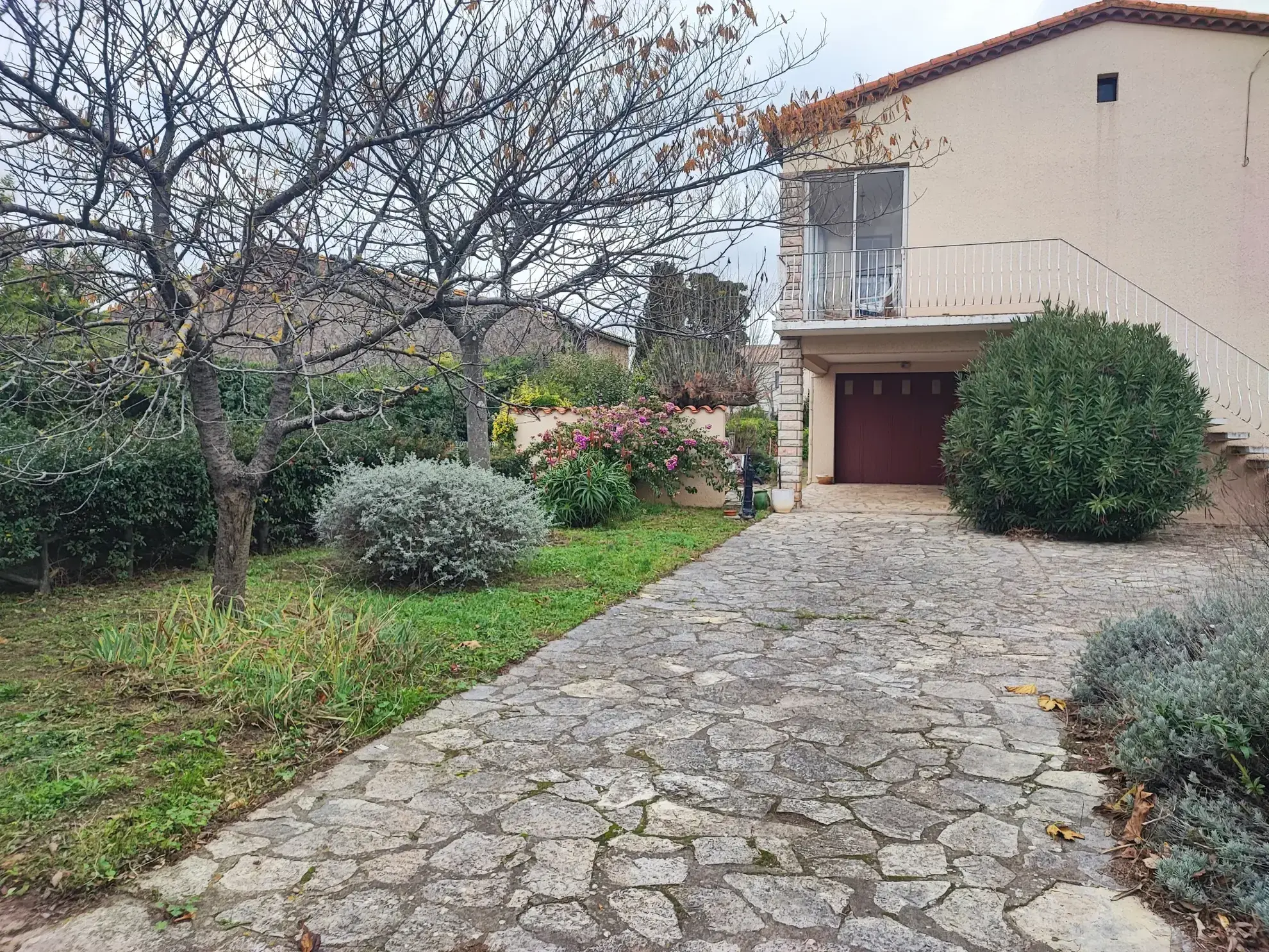 Belle villa R+1 avec jardin et garage à Rieux Minervois
