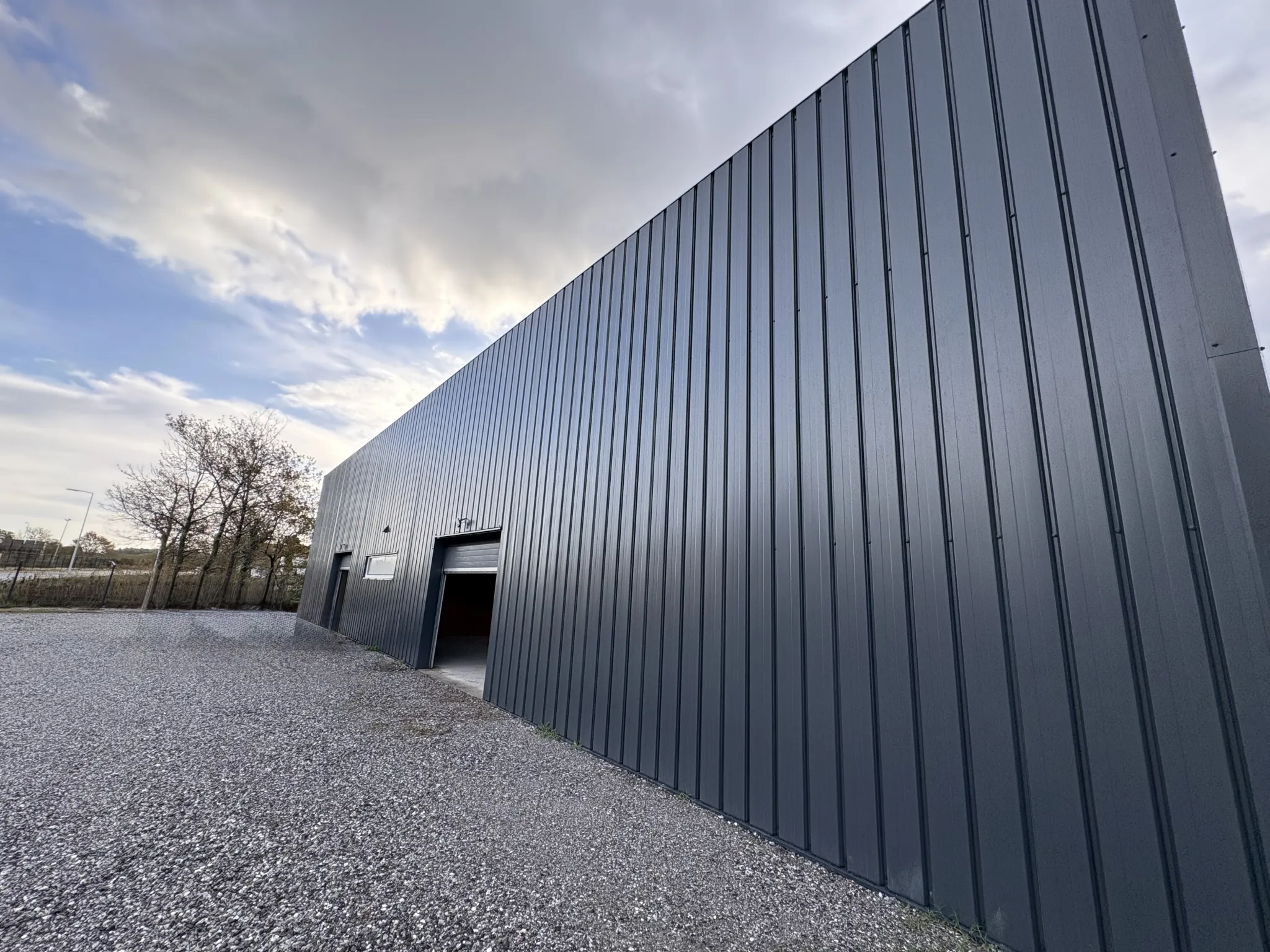 Local professionnel neuf à Mimizan - Opportunité en zone industrielle 