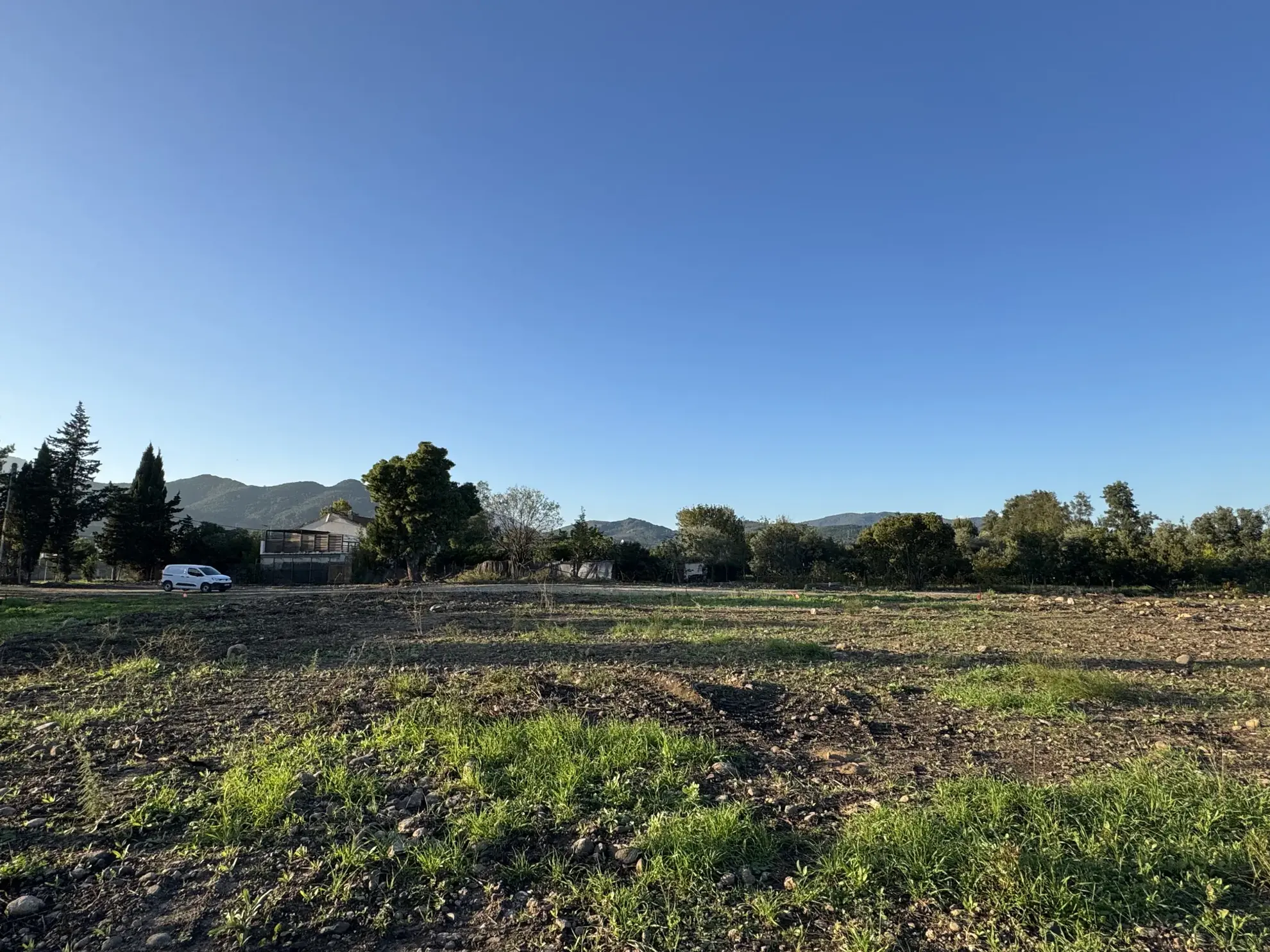 Terrain constructible à Ghisonaccia - Superficie de 917 m²