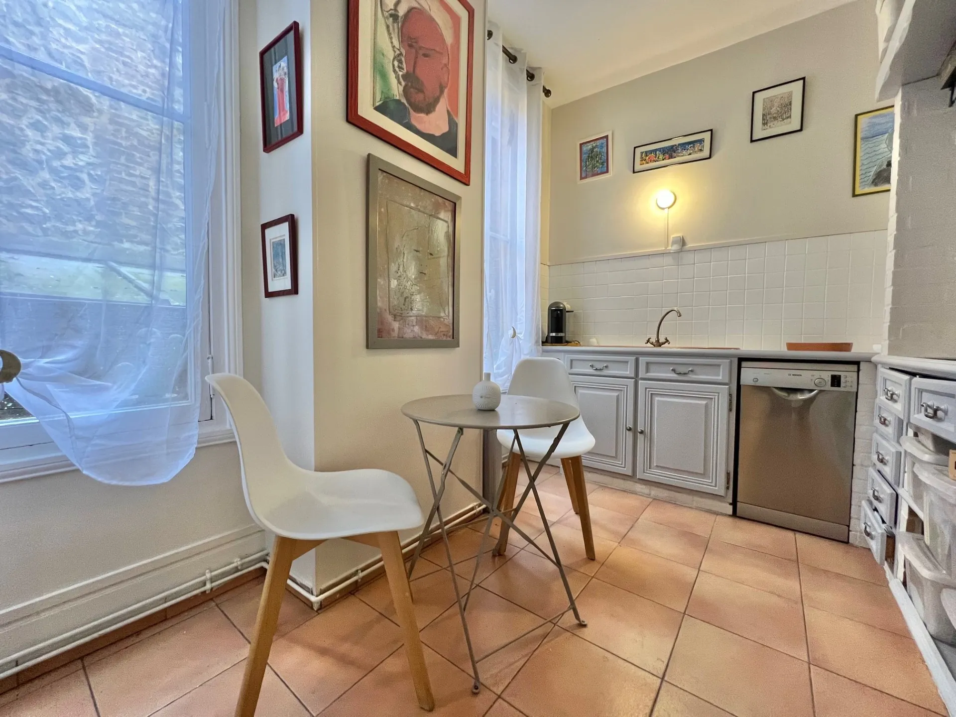 Appartement spacieux à Elbeuf Centre avec 2 chambres et grenier privé 