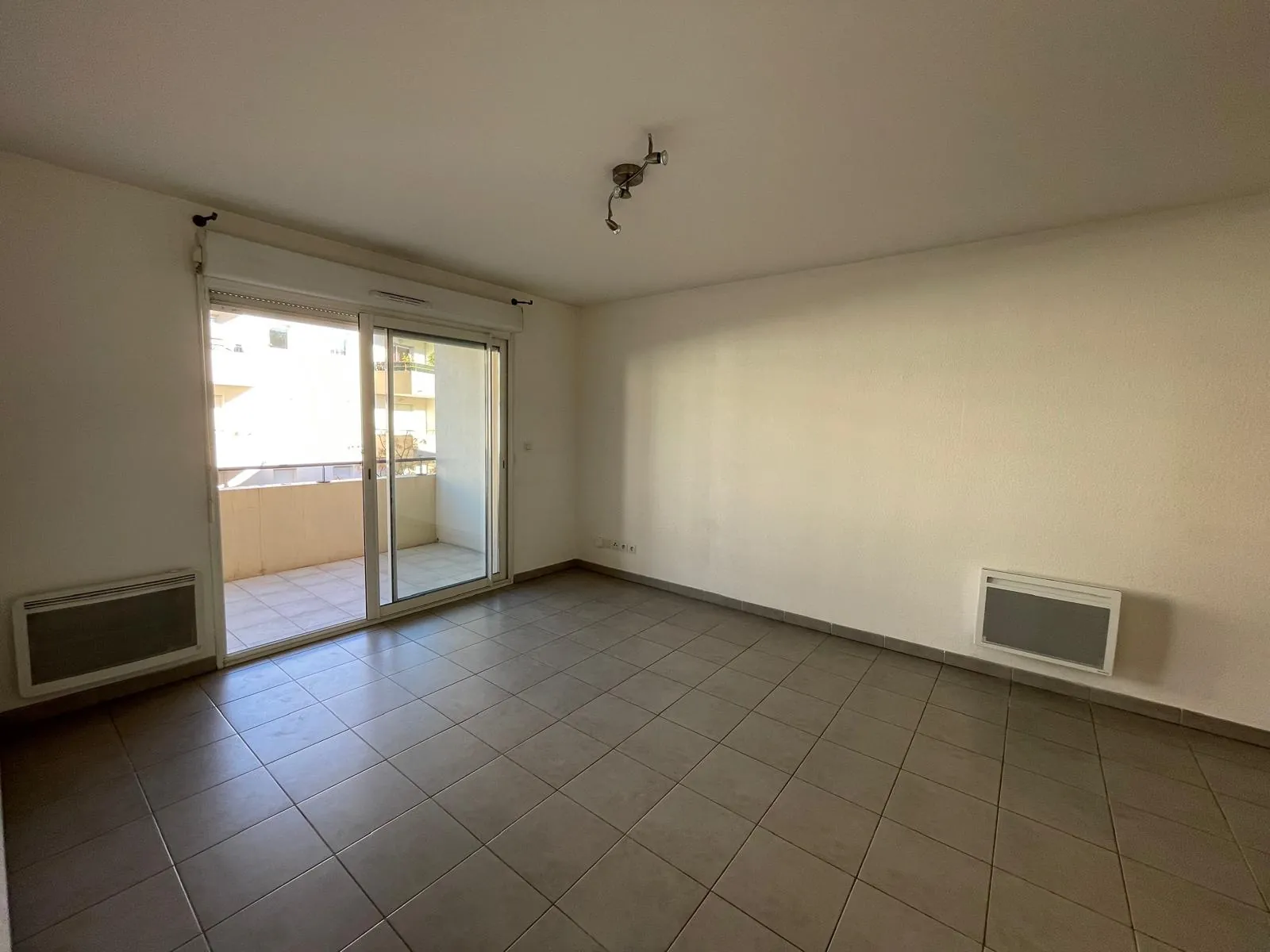Appartement T2 à vendre à Montpellier avec terrasse et garage - Quartier Hôpitaux-Facultés 