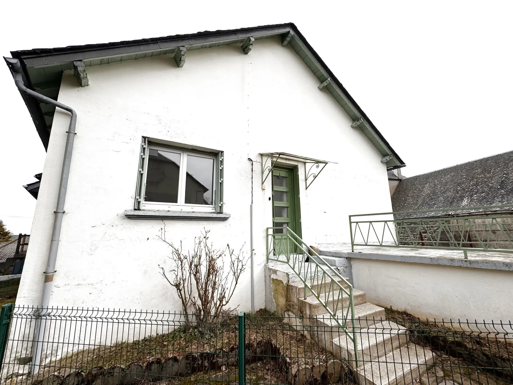 Maison de village à vendre à Paulhac avec terrasse et appartement indépendant 