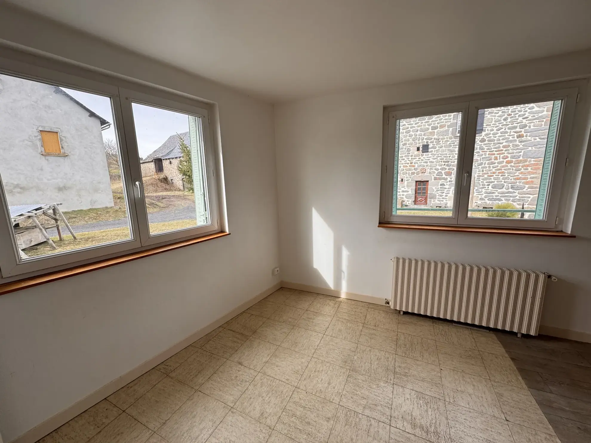 Maison de village à vendre à Paulhac avec terrasse et appartement indépendant 