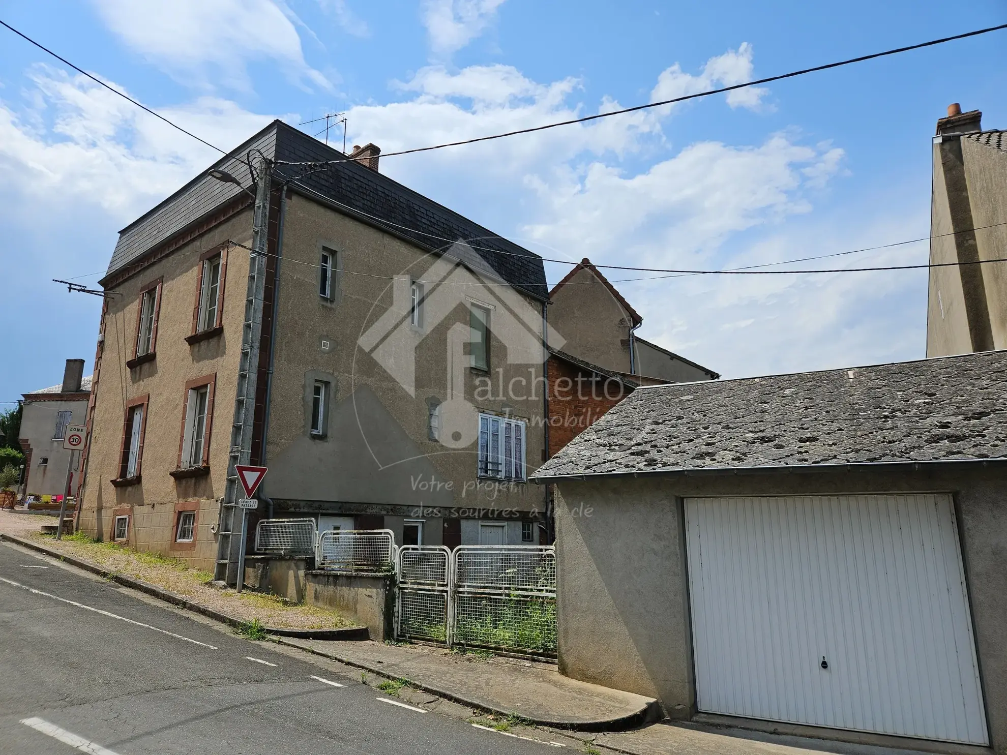 Charmante maison de village de 130 m² avec deux logements à Saint-Léon 