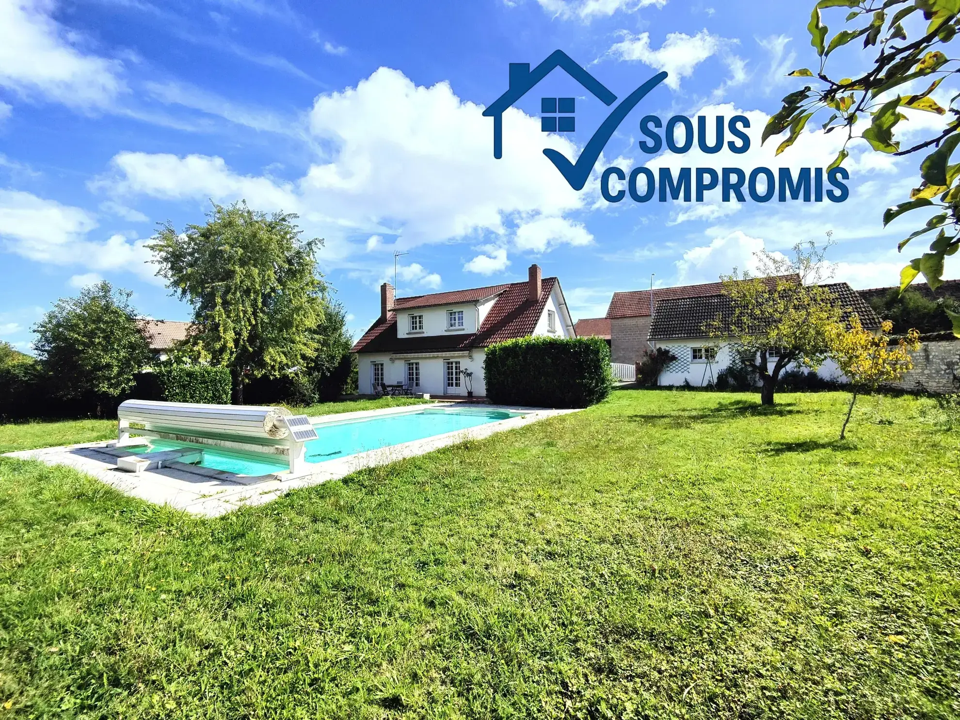 Maison spacieuse avec piscine à Chichery proche d'Auxerre et Migennes