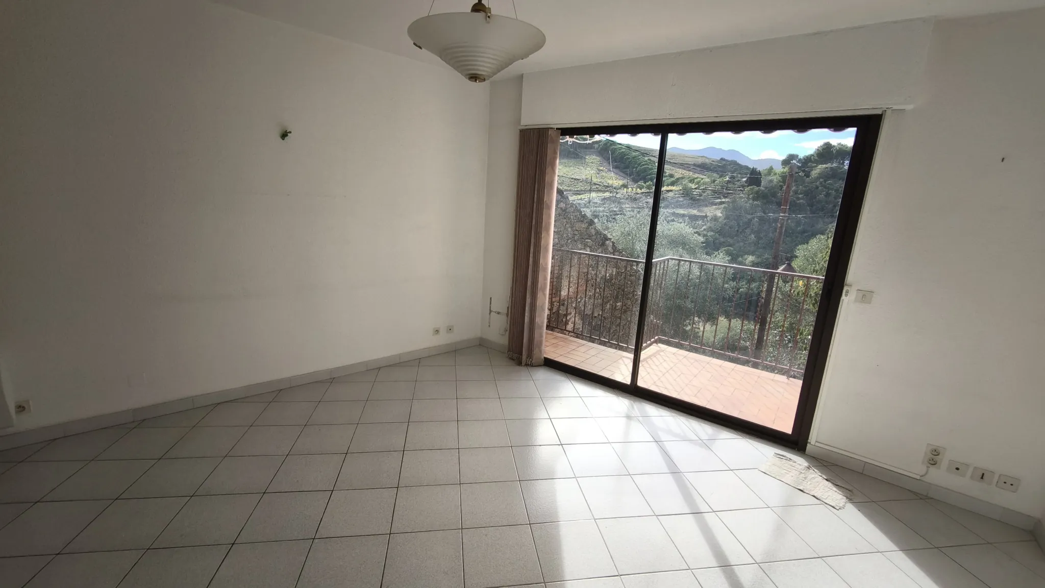 Maison de ville à Banyuls-sur-Mer avec terrasse, garage et vue montagne à vendre 