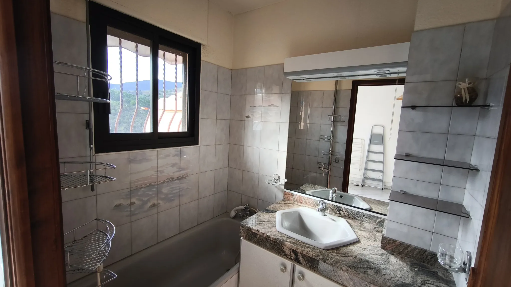 Maison de ville à Banyuls-sur-Mer avec terrasse, garage et vue montagne à vendre 