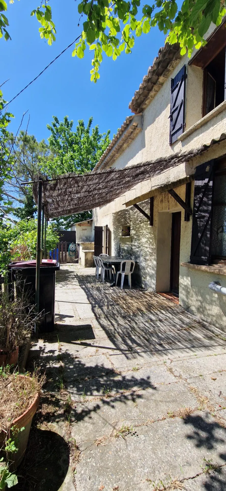 Maison à rénover de 3 chambres avec jardin en campagne à Lamotte du Rhône