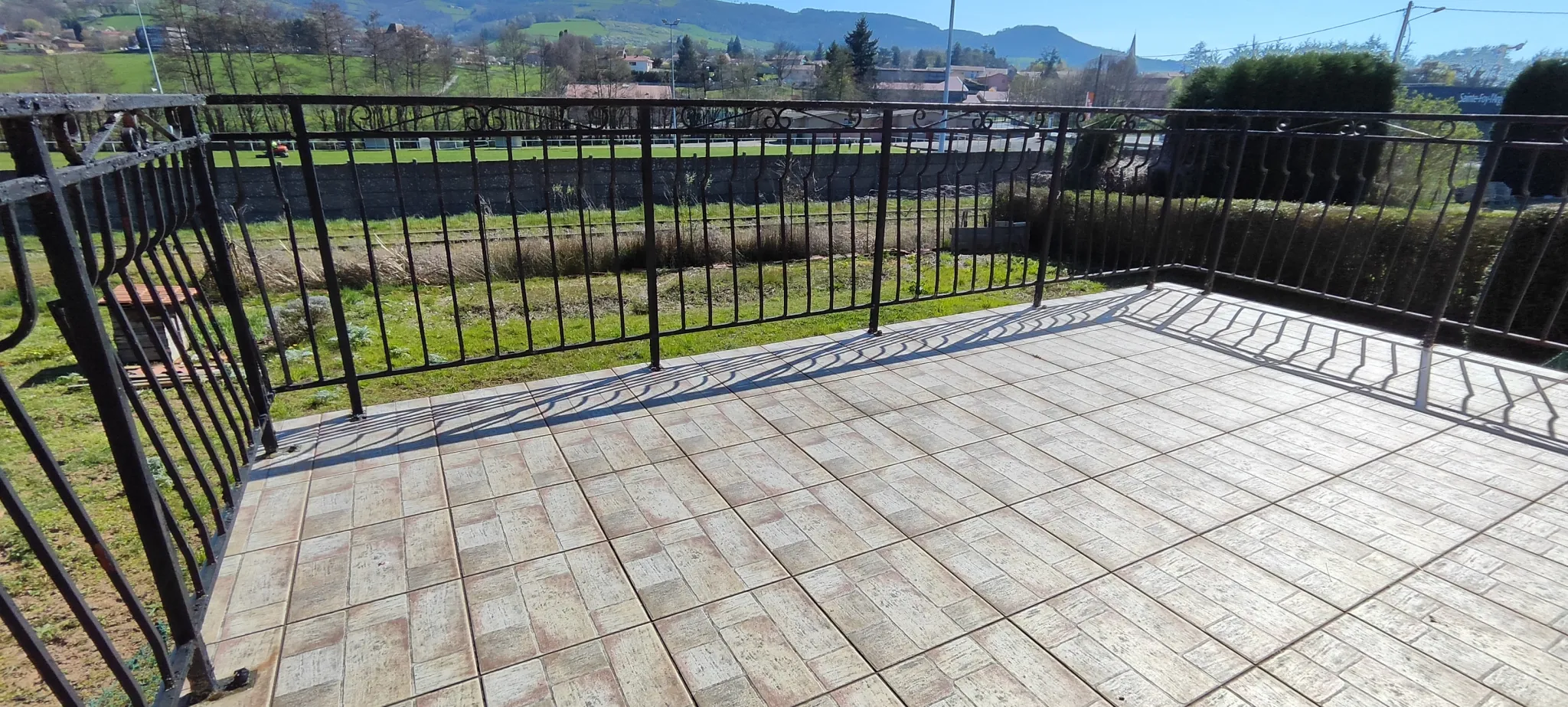 Maison à rénover avec potentiel à Ste Foy l'Argentiere 