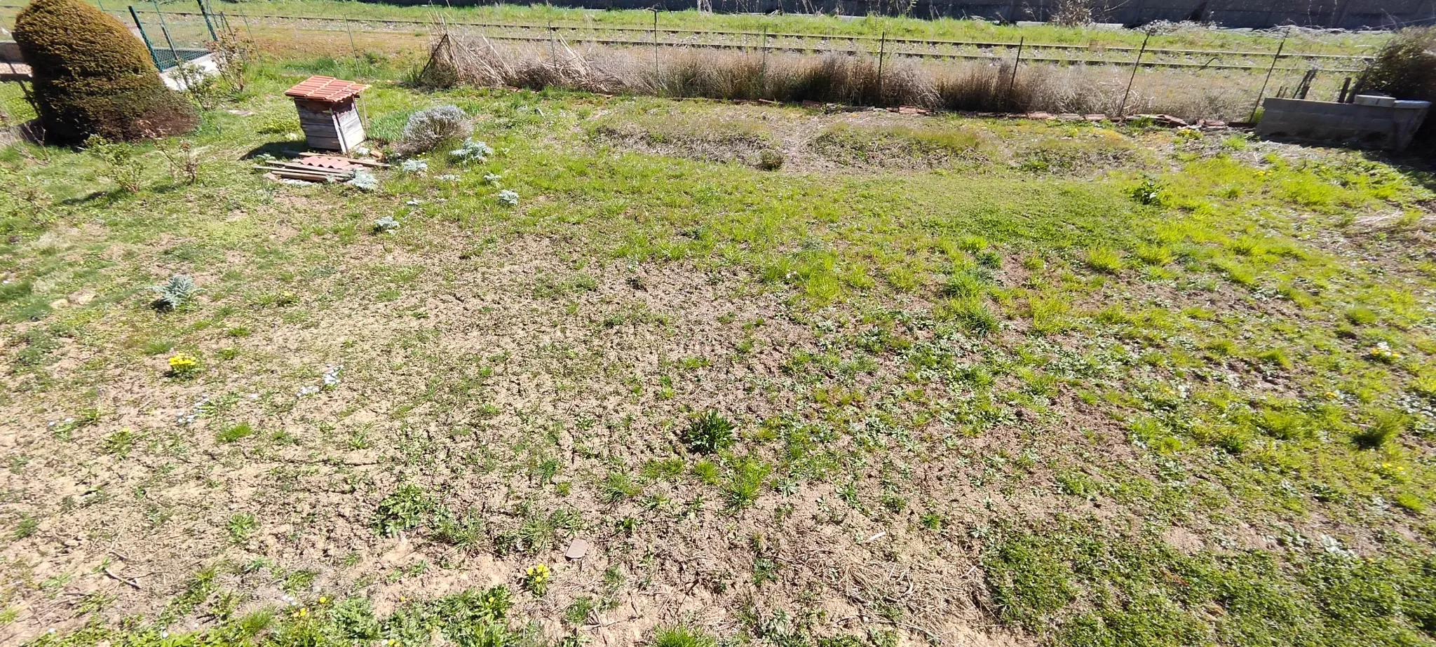Maison à rénover avec potentiel à Ste Foy l'Argentiere 