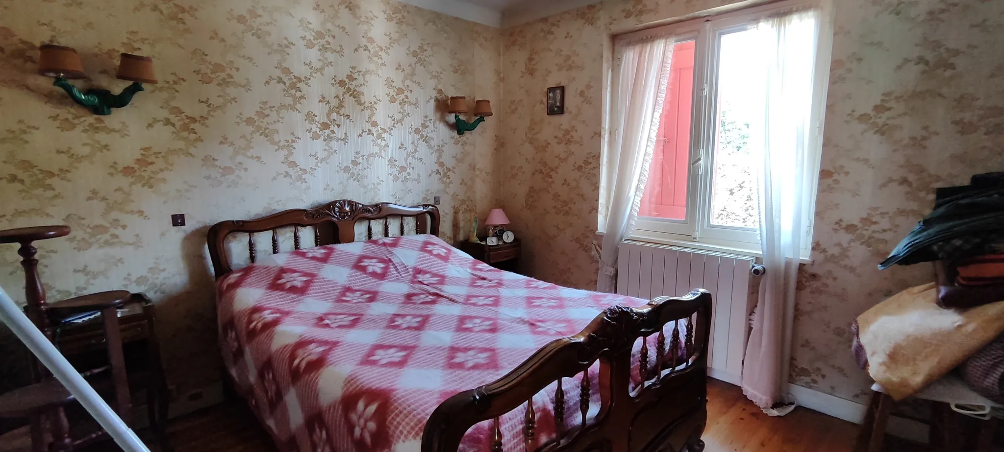 Maison à rénover avec potentiel à Ste Foy l'Argentiere 