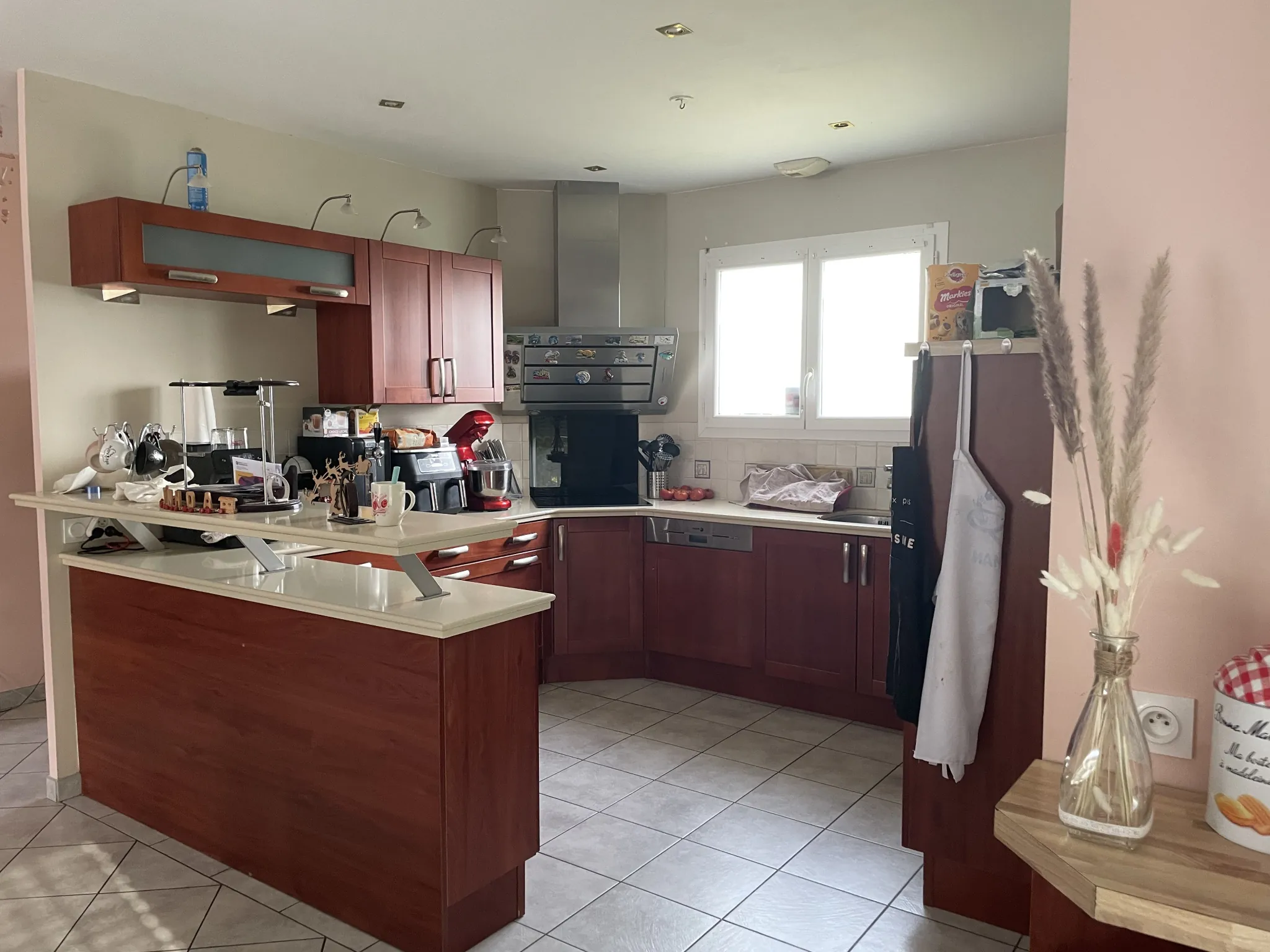 Maison de plain-pied moderne de 101 m² avec terrain clos à Morizes en Gironde 