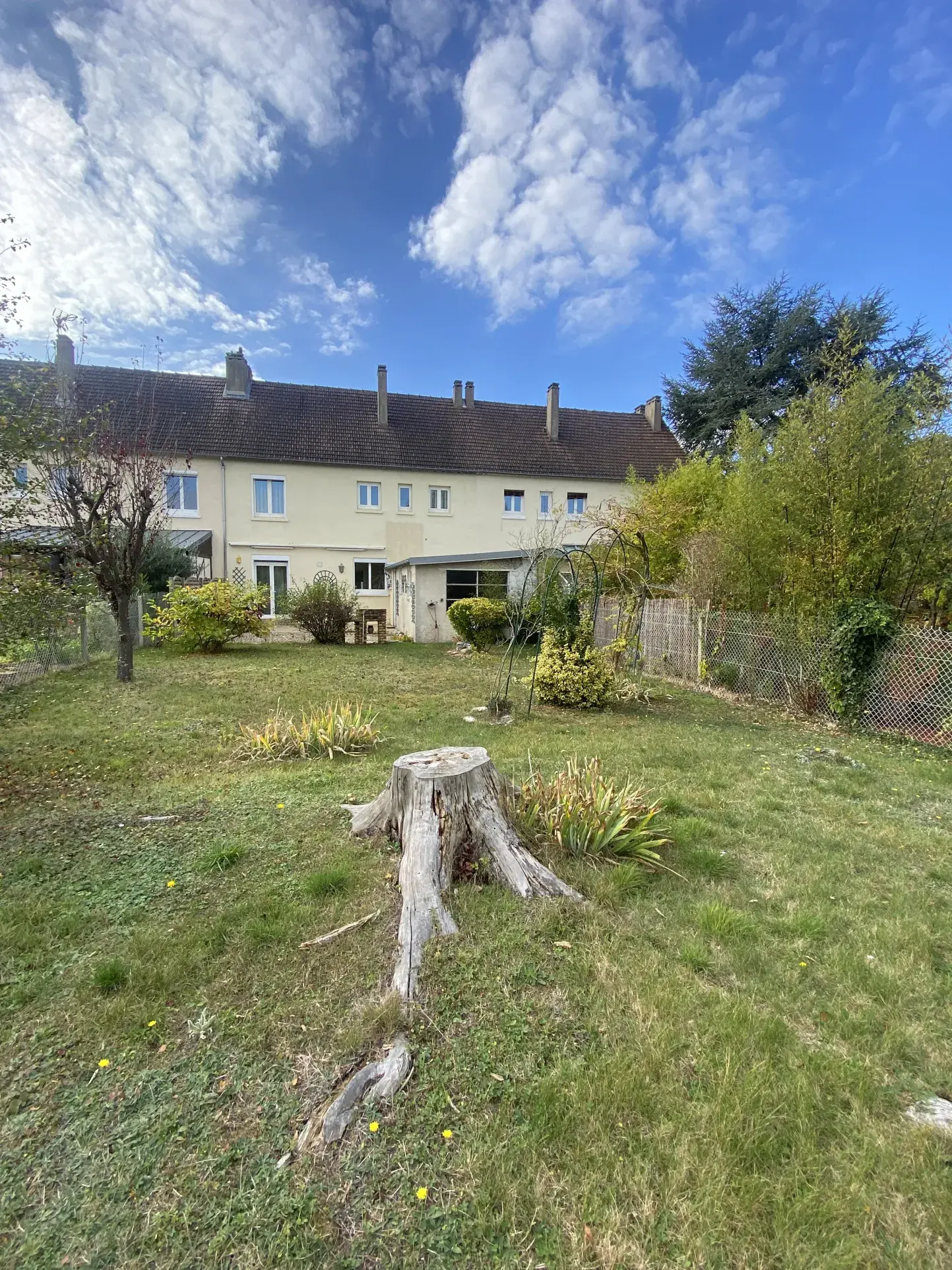 Maison de ville avec jardin à Saint Aubin les Elbeuf, proche gare 