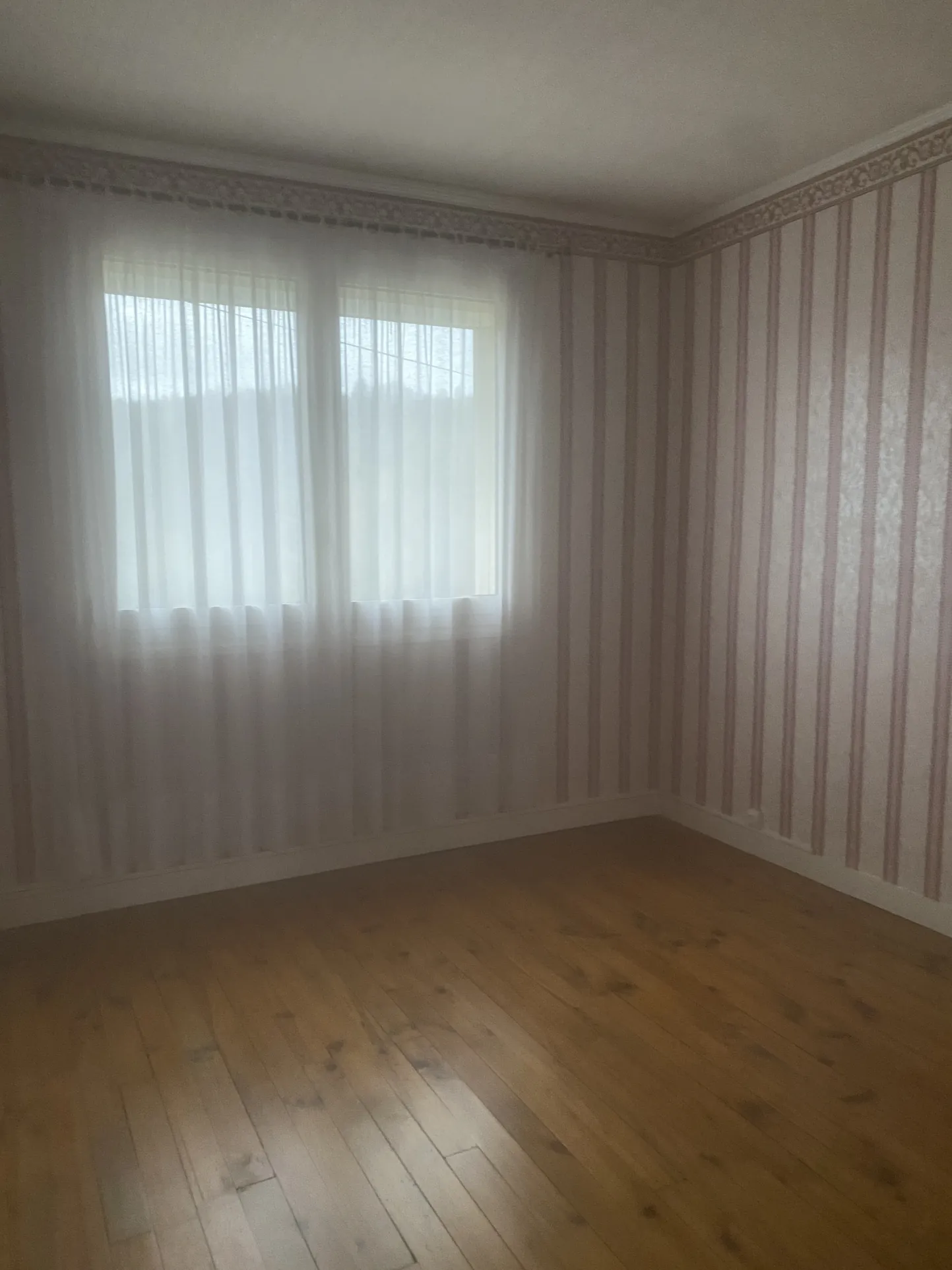 Maison de ville avec jardin à Saint Aubin les Elbeuf, proche gare 