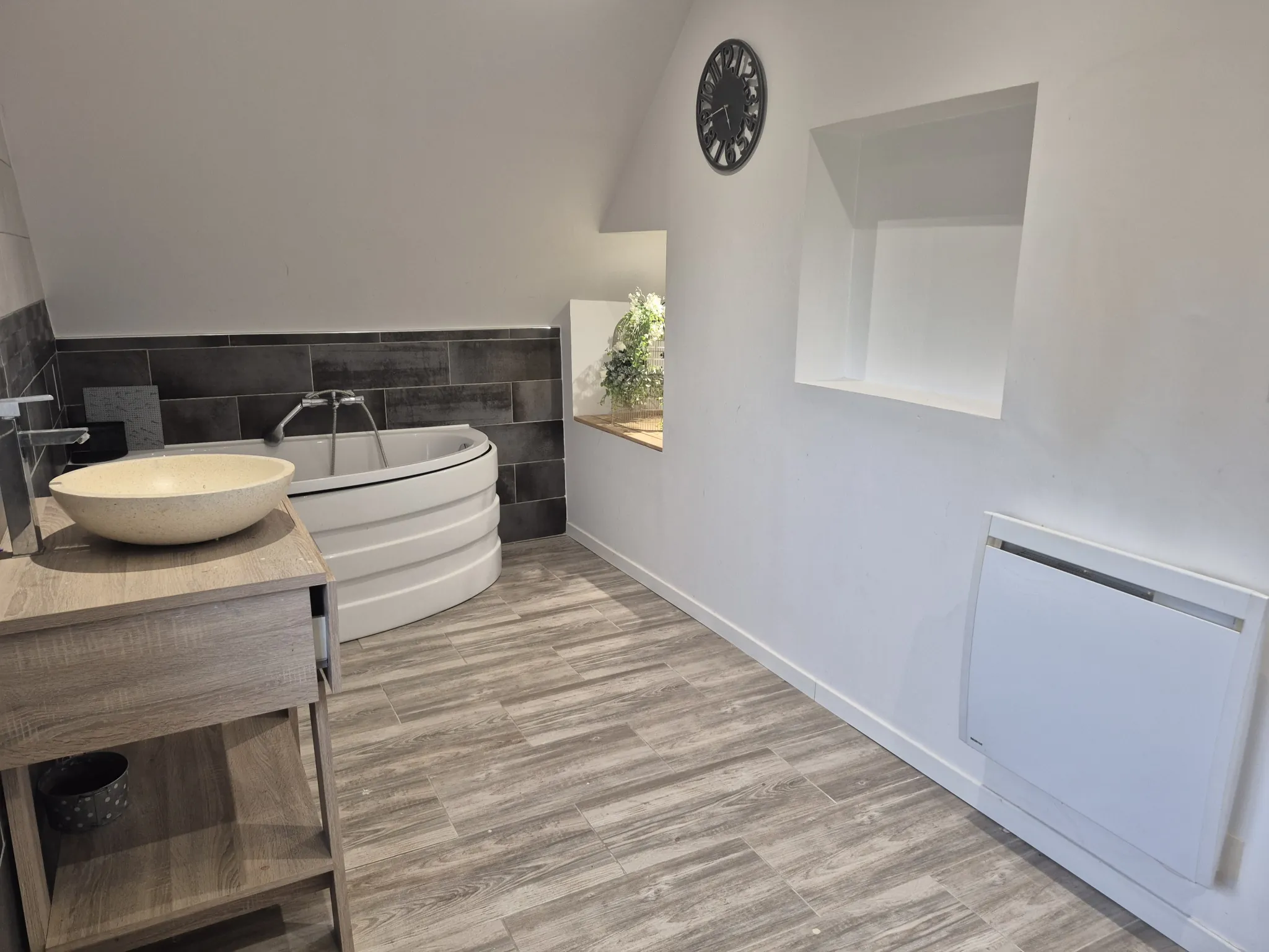 À vendre à La Remuée : charmante maison avec jardin, terrasse et garage 