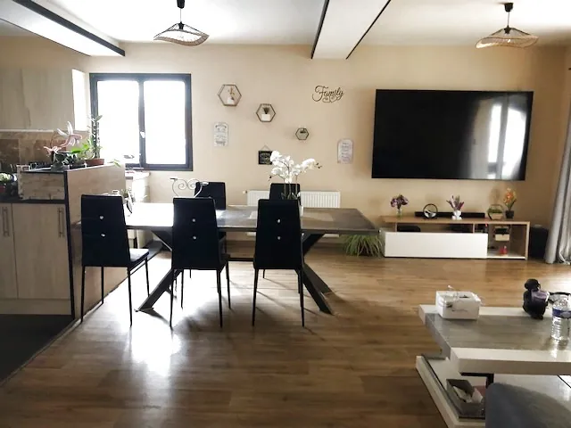 Maison 140 m² avec 4 chambres, garage et piscine à Villefranche-de-Rouergue 