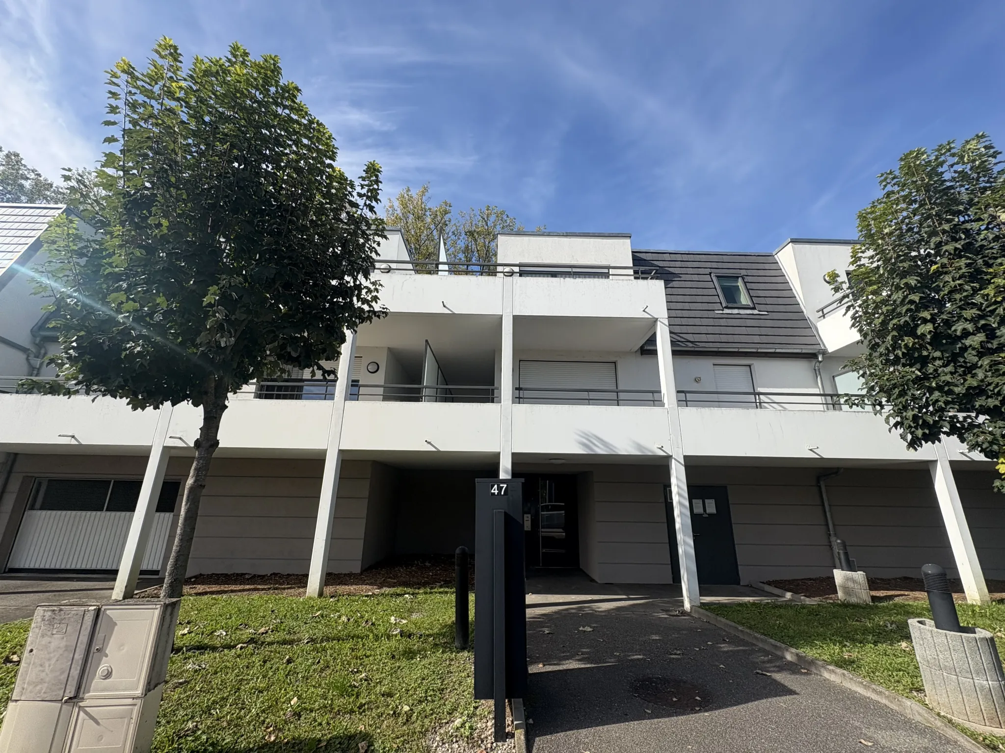 Appartement lumineux de 3 pièces à Kembs avec balcon et parking couvert