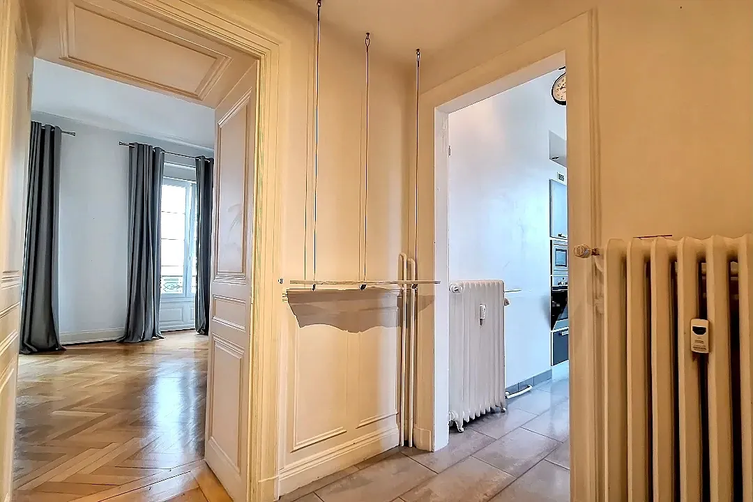 Appartement haussmannien de 85 m² à Mulhouse avec stationnement et cave 