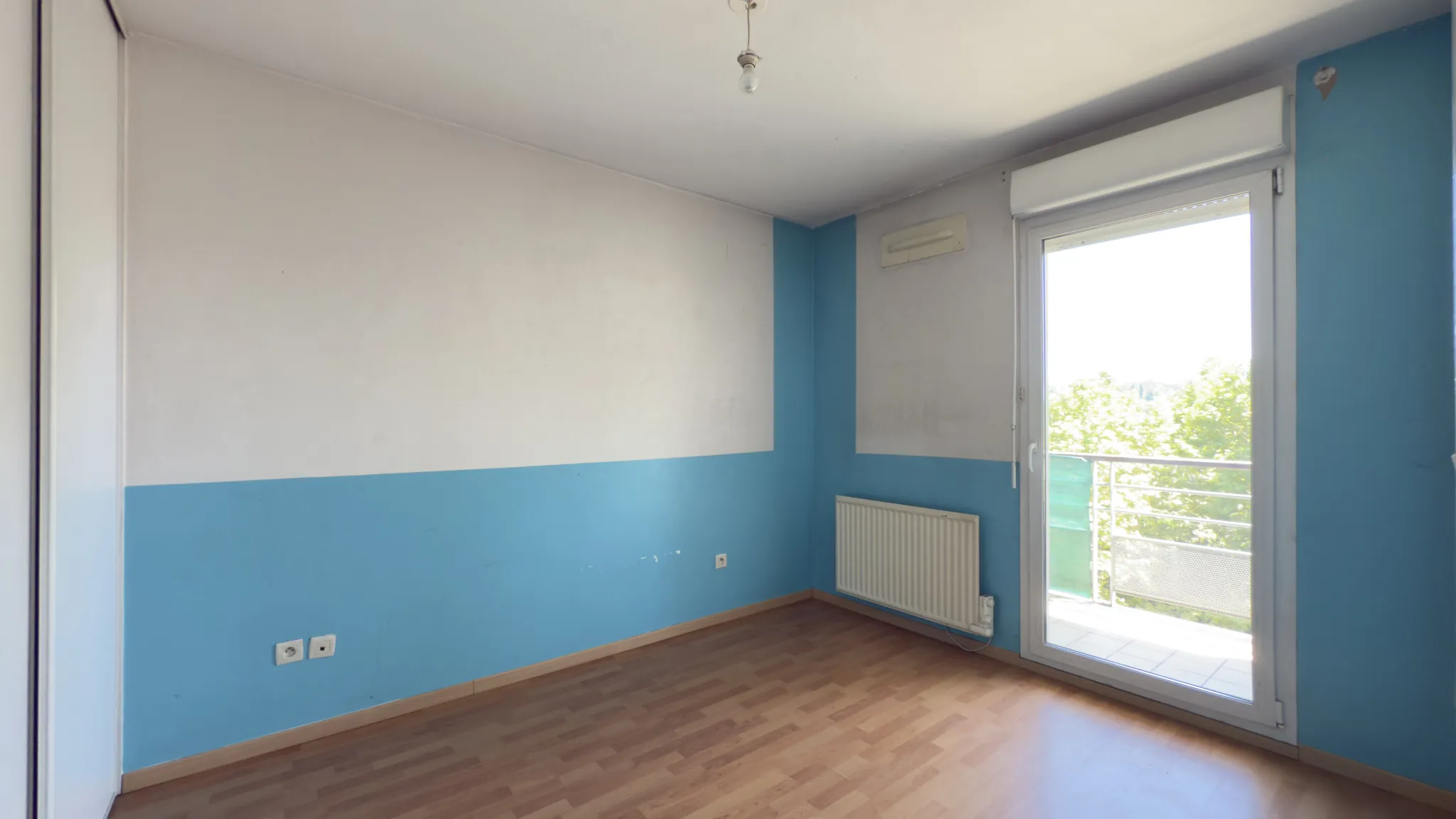 Appartement T4 avec terrasse et garage à Jassans-Riottier 