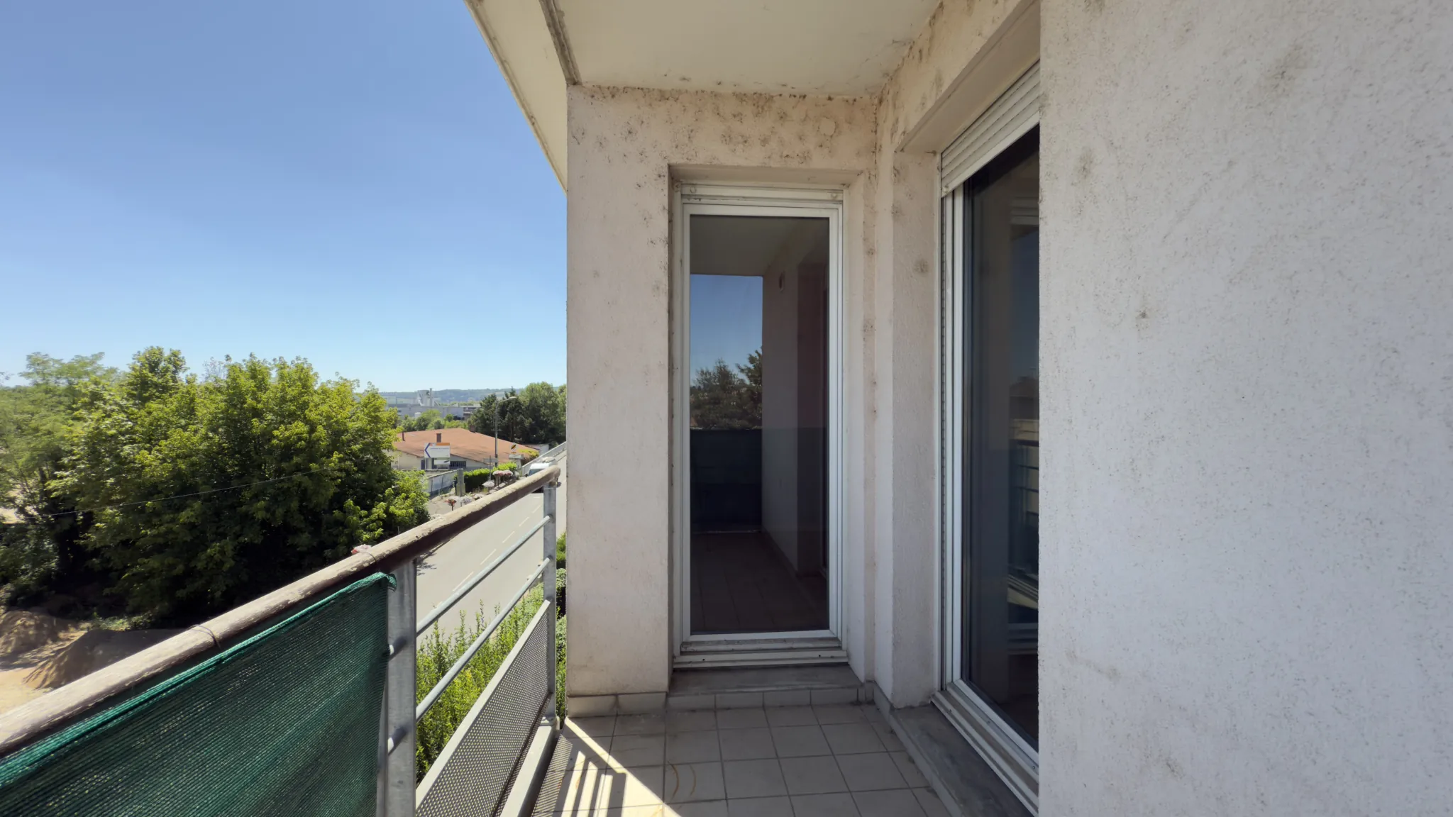 Appartement T4 avec terrasse et garage à Jassans-Riottier 