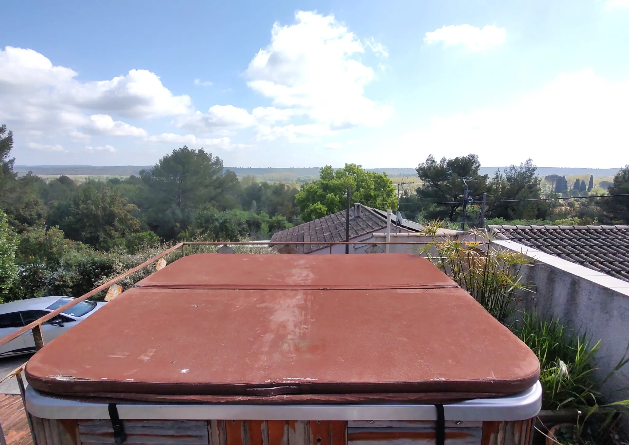 Belle maison à Saint-Christol avec terrasse et vue imprenable sur la garrigue 